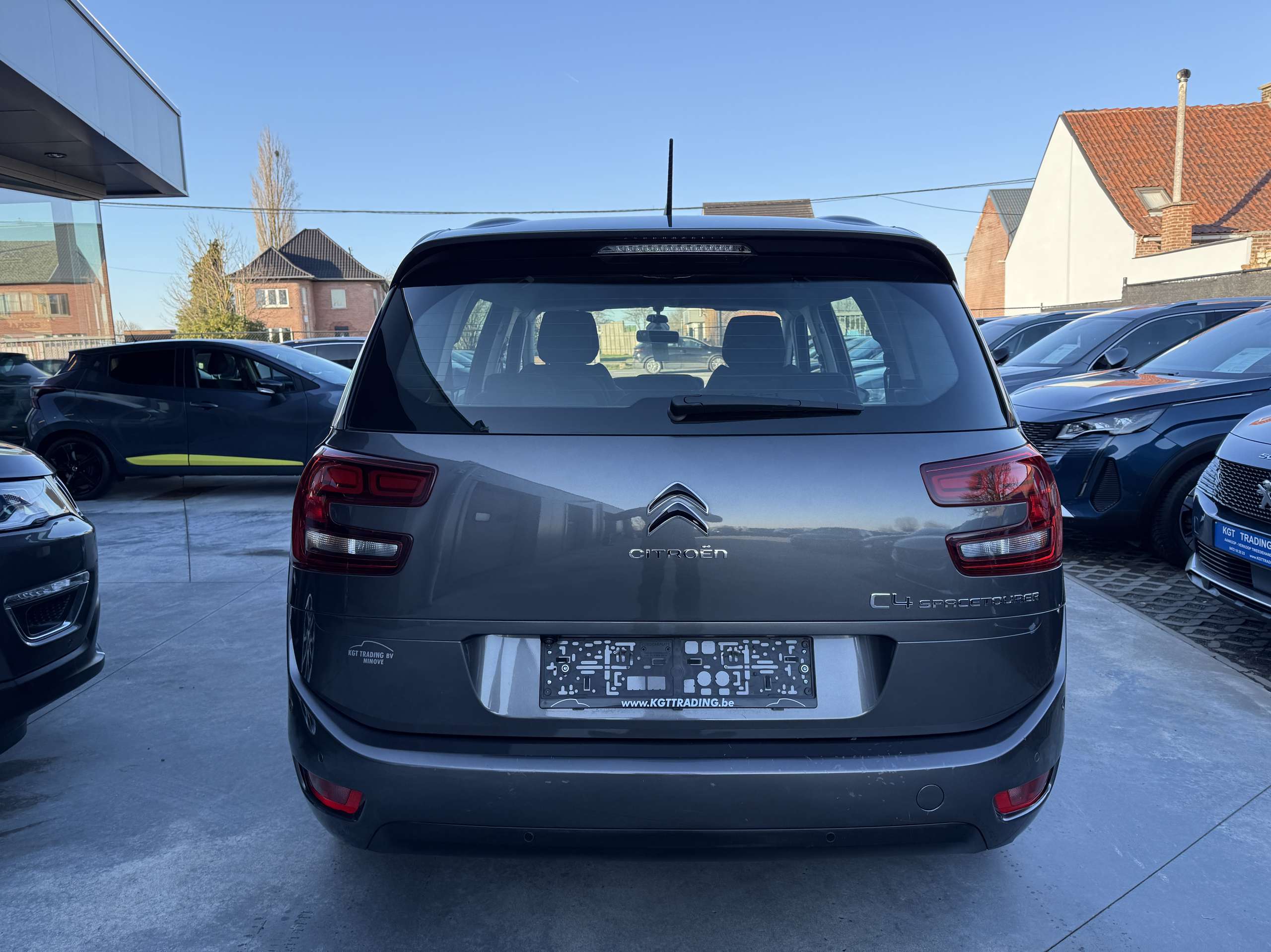 d3dfb57f-58f7-47e9-9c14-e92230c031116-citroen-grand-c4-spacetourer-1-2i-130pk-7-zetels-facelift-camera-navi-carplay.jpg