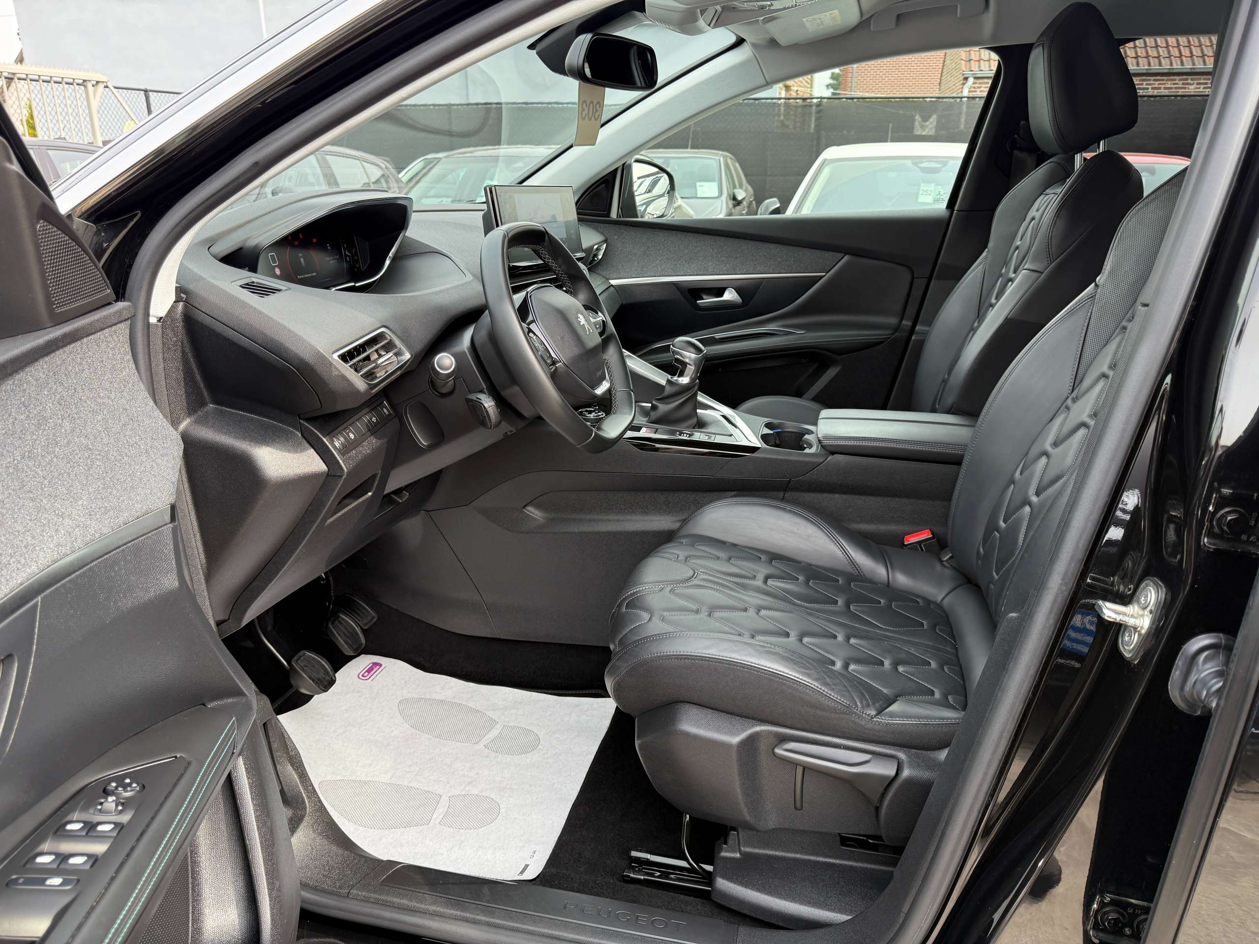 d6f4c507-aad5-406e-902a-844d9097f9bb12-peugeot-3008-1-2i-facelift-navigatie-full-led-zwart-leder-camer.jpg