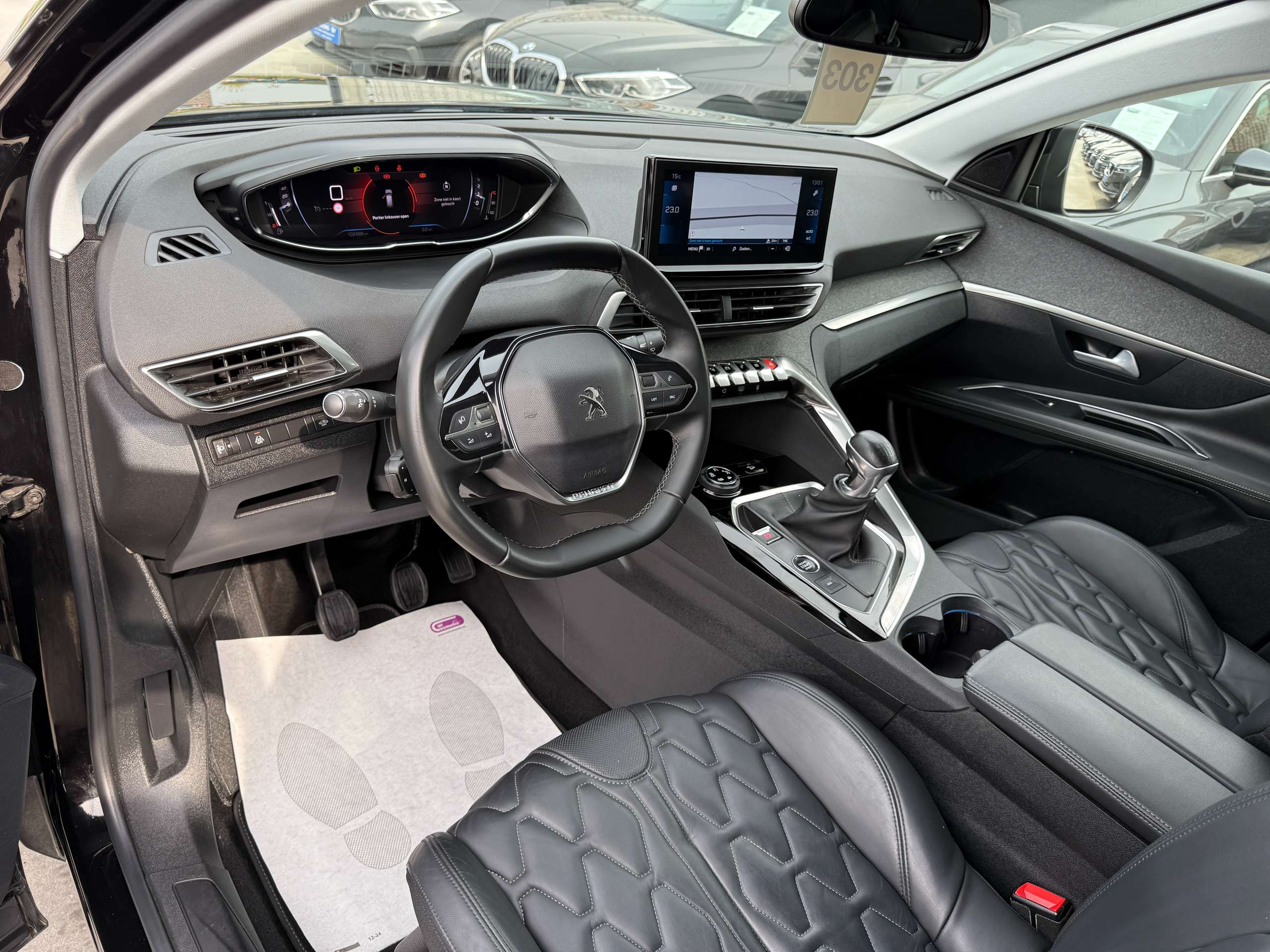 d6f4c507-aad5-406e-902a-844d9097f9bb13-peugeot-3008-1-2i-facelift-navigatie-full-led-zwart-leder-camer.jpg