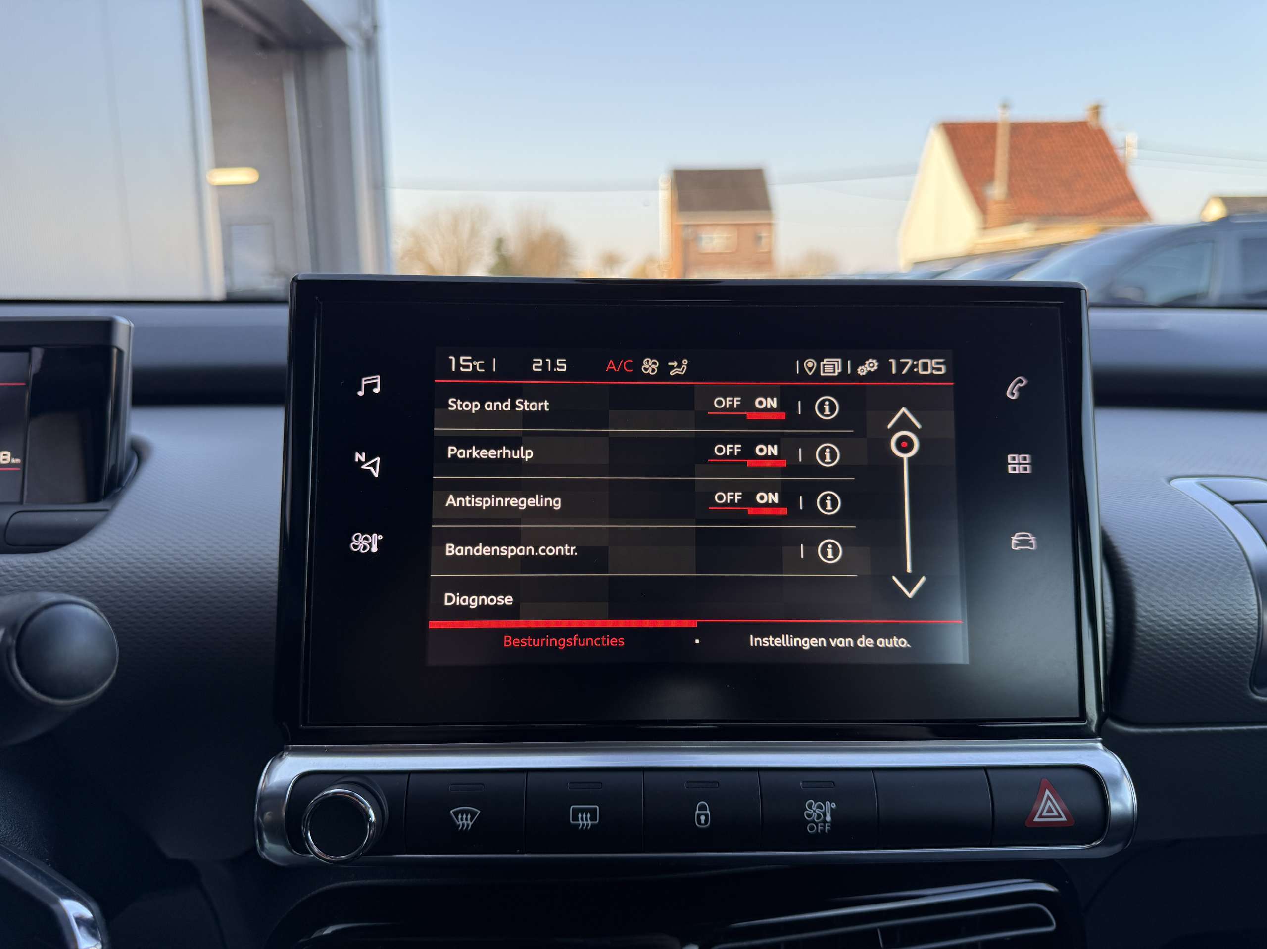 e040b4b9-d798-40f9-952c-12ba744f9d6b21-citroen-c4-cactus-1-2i-110pk-navigatie-camera-carplay-pdc-led-alu.jpg