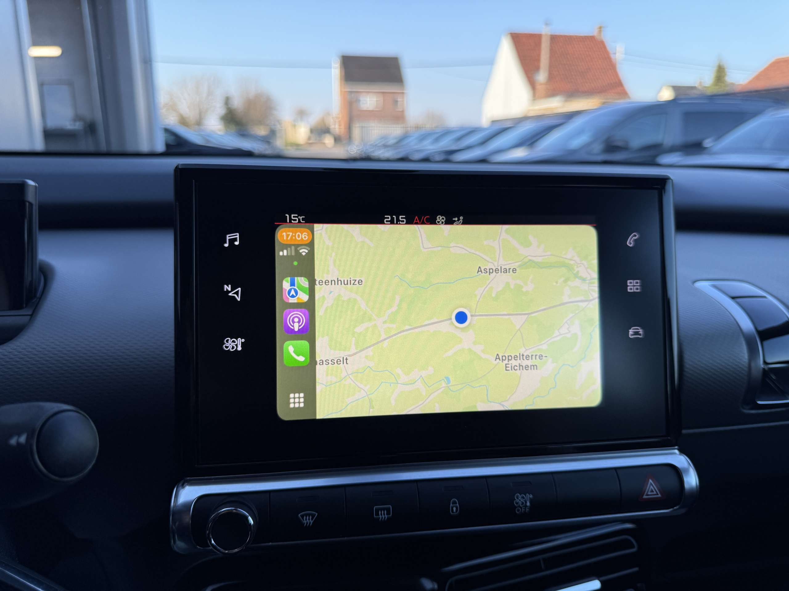e040b4b9-d798-40f9-952c-12ba744f9d6b24-citroen-c4-cactus-1-2i-110pk-navigatie-camera-carplay-pdc-led-alu.jpg