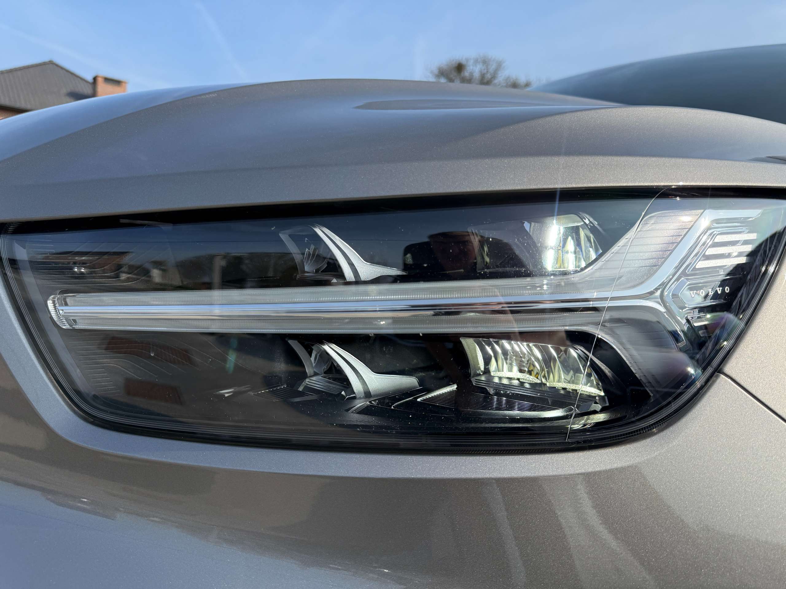 e06eb39f-9a5b-494d-b851-3378c13c9bb710-volvo-xc40-1-5-t2-navigatie-camera-carplay-leder-full-led-pdc.jpg