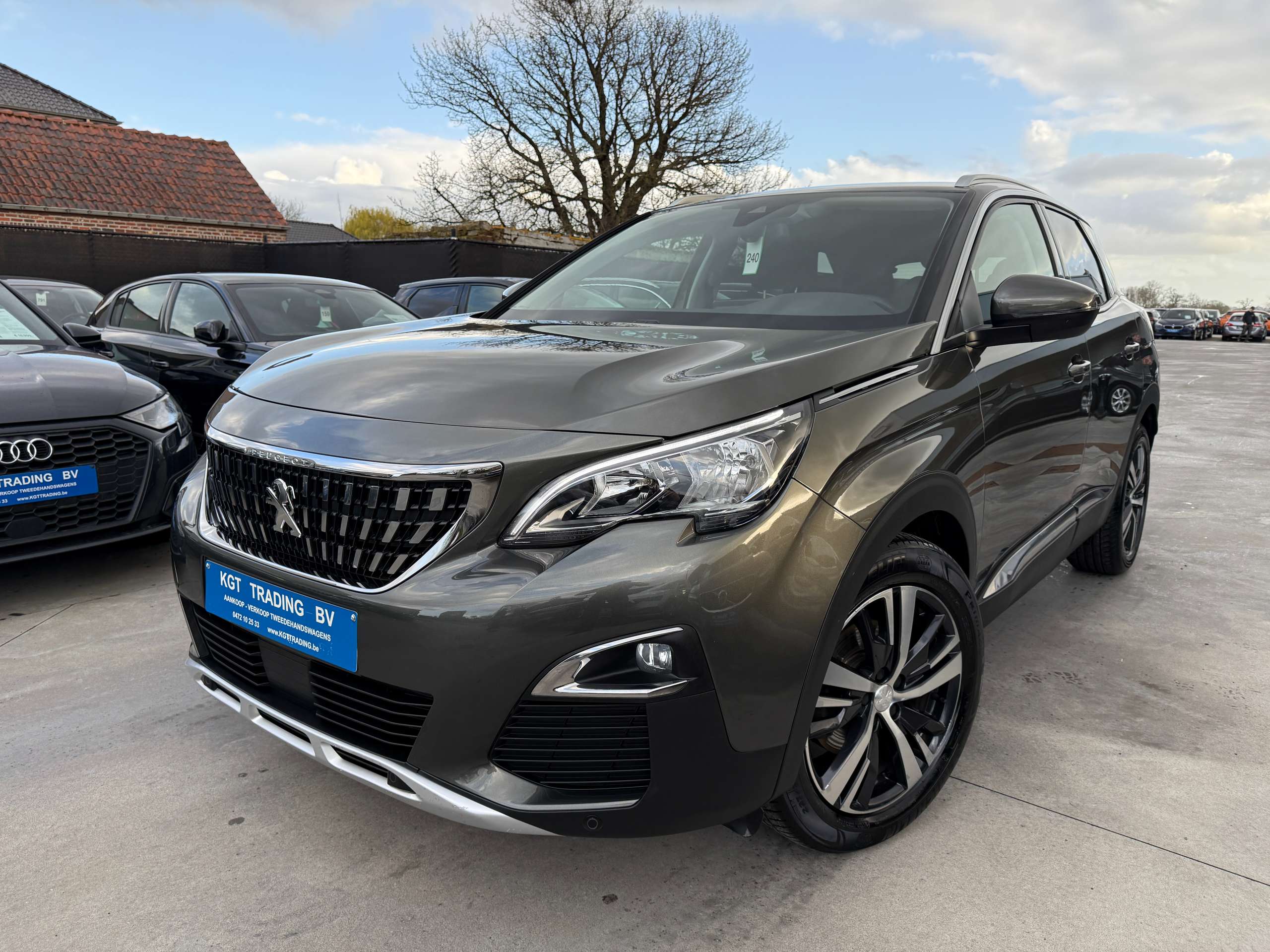 f66de6de-b0d5-4dd3-bd70-623ae3e7d4ad1-peugeot-3008-1-2i-130pk-automaat-navi-leder-carplay-lane-assist.jpg