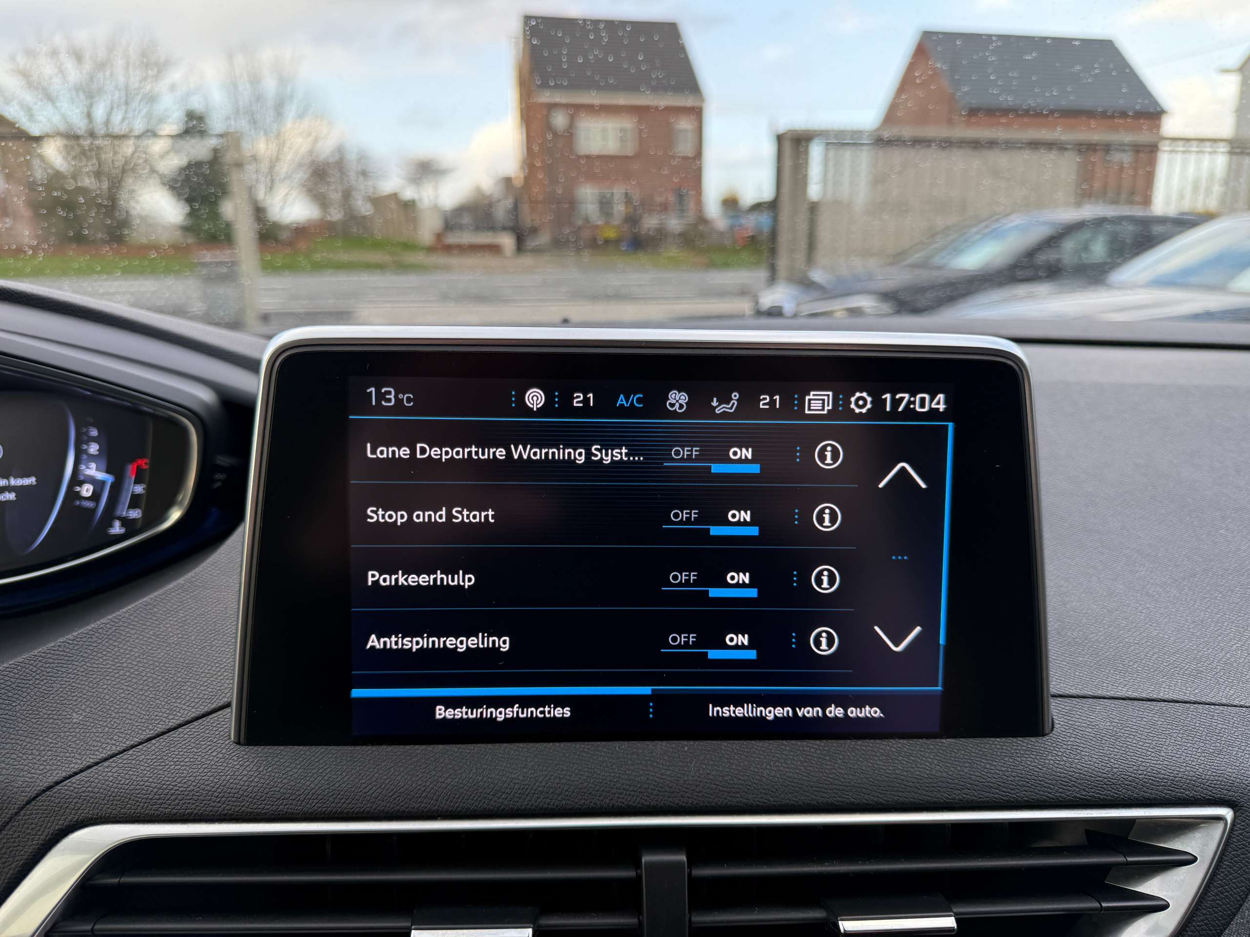 f66de6de-b0d5-4dd3-bd70-623ae3e7d4ad18-peugeot-3008-1-2i-130pk-automaat-navi-leder-carplay-lane-assist.jpg