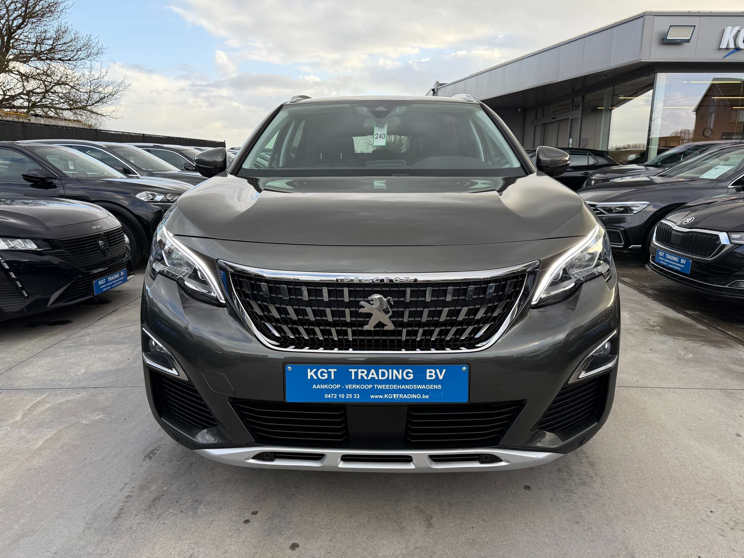 f66de6de-b0d5-4dd3-bd70-623ae3e7d4ad2-peugeot-3008-1-2i-130pk-automaat-navi-leder-carplay-lane-assist.jpg