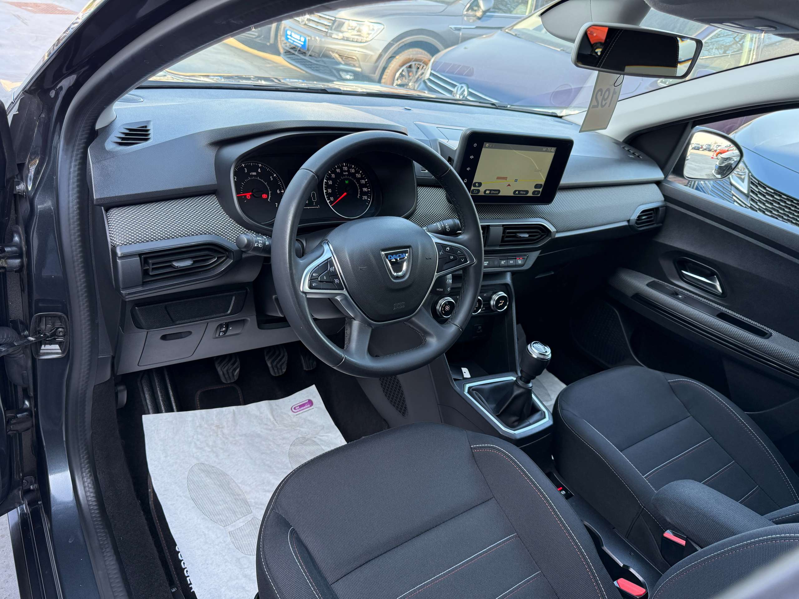 0890e3ed-979b-4f05-9626-b6af96f1365b22-dacia-jogger-1-0-tce-extreme-7-zit-navigatie-camera-dab-pdc-alu.jpg