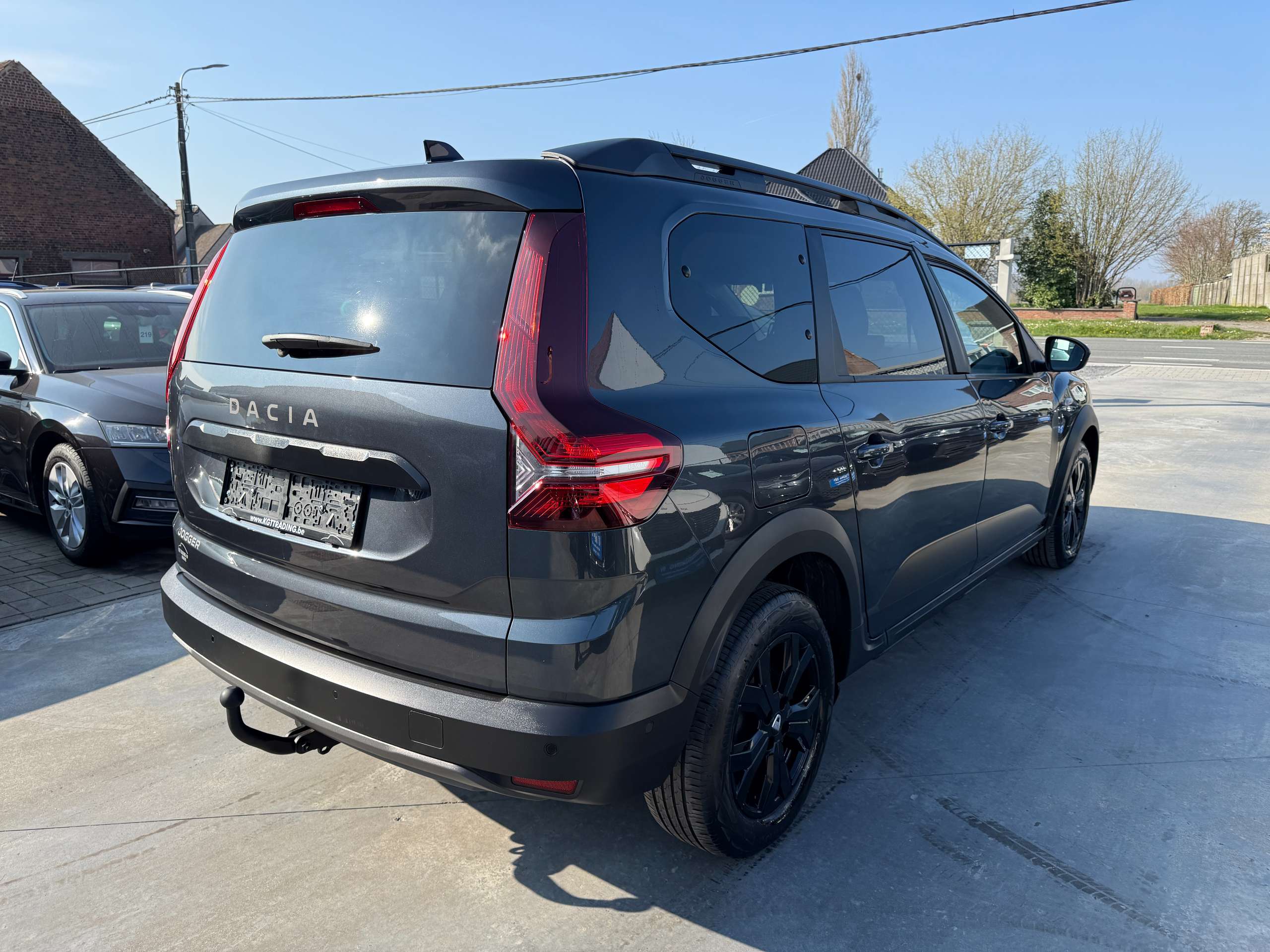 0890e3ed-979b-4f05-9626-b6af96f1365b5-dacia-jogger-1-0-tce-extreme-7-zit-navigatie-camera-dab-pdc-alu.jpg