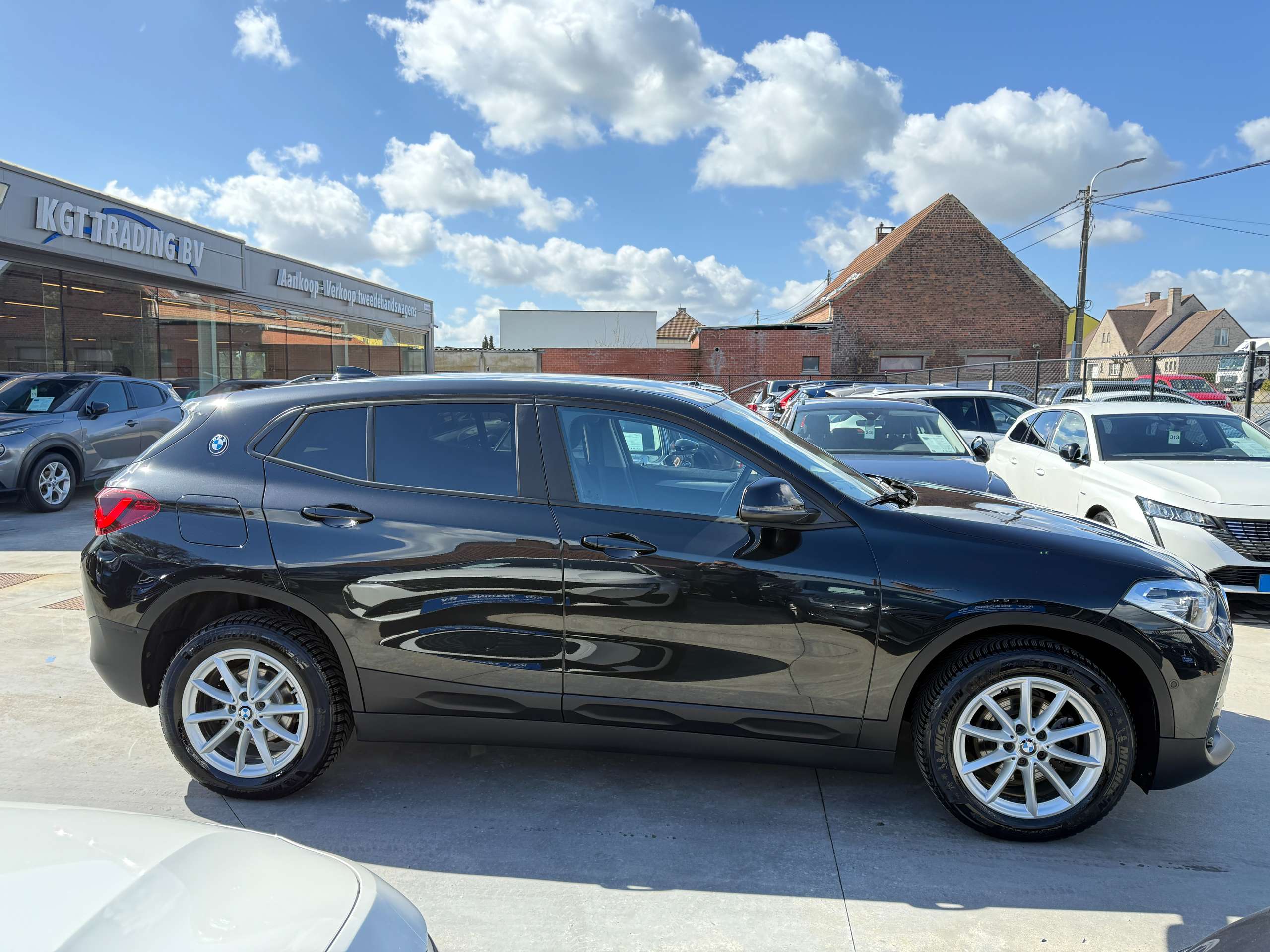 3181bf87-0ca2-436d-8a25-f38ca0207c1b4-bmw-x2-1-5i-136pk-automaat-navigatie-zetelverwarming-pdc.jpg