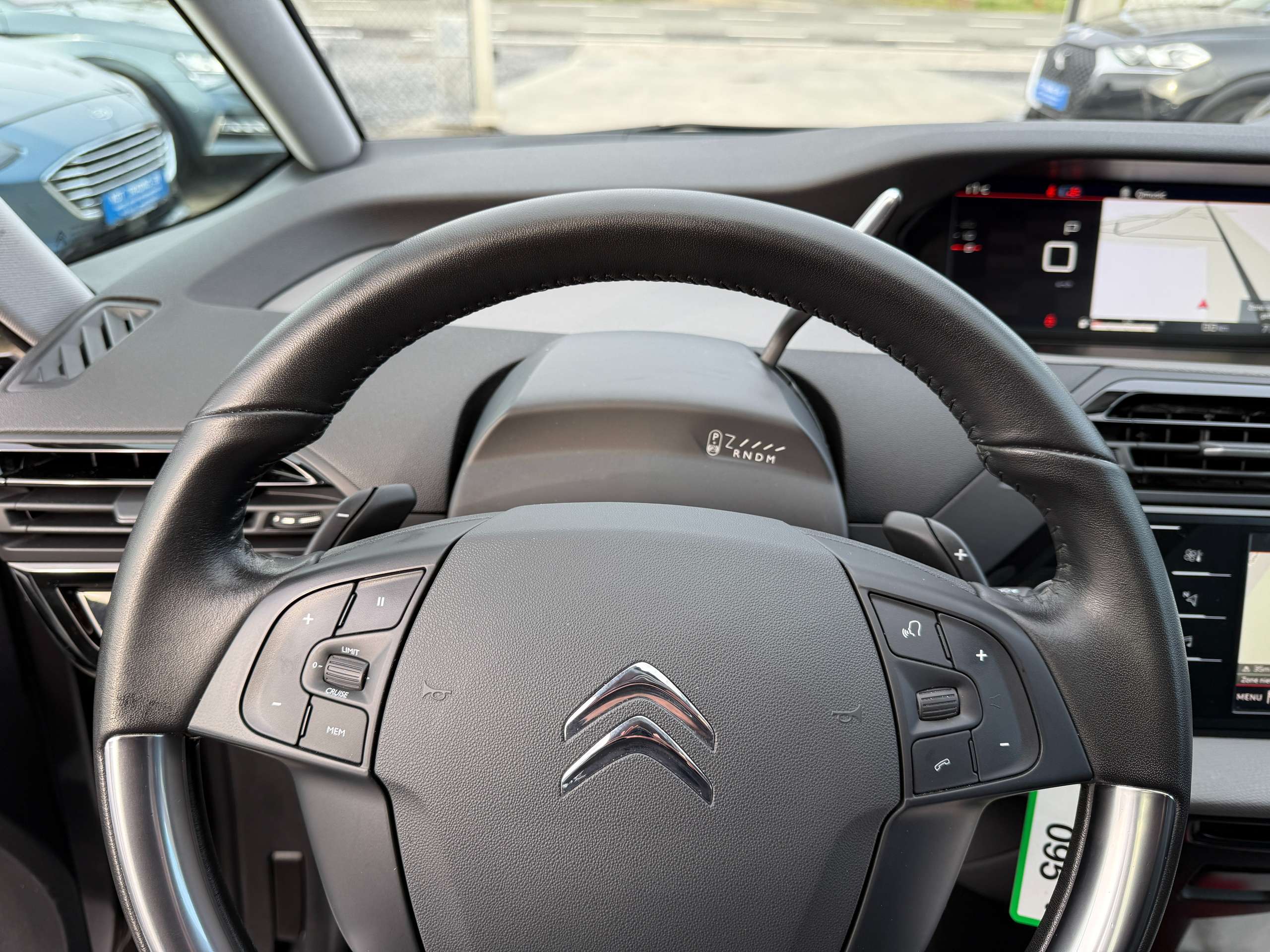 3328fd3a-734e-4d8e-ad6b-2deceef81aa416-citroen-grand-c4-spacetourer-1-2i-130pk-automaat-7-zit-navi-carplay-dab-led-alu.jpg