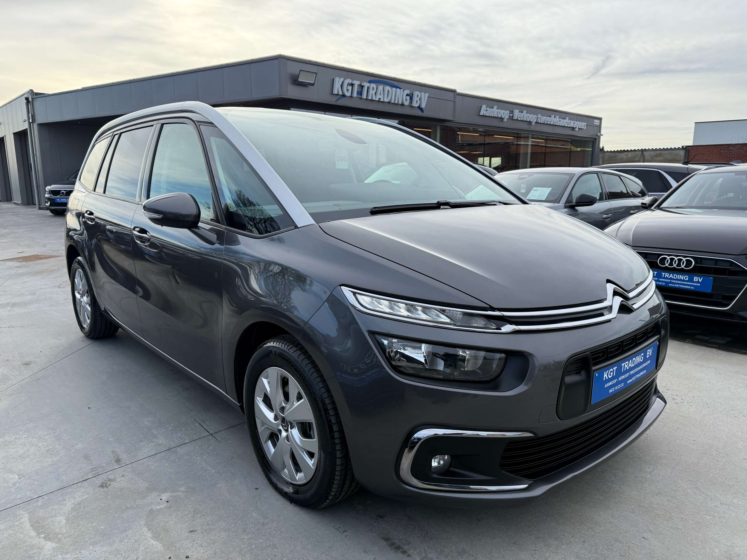 3328fd3a-734e-4d8e-ad6b-2deceef81aa43-citroen-grand-c4-spacetourer-1-2i-130pk-automaat-7-zit-navi-carplay-dab-led-alu.jpg