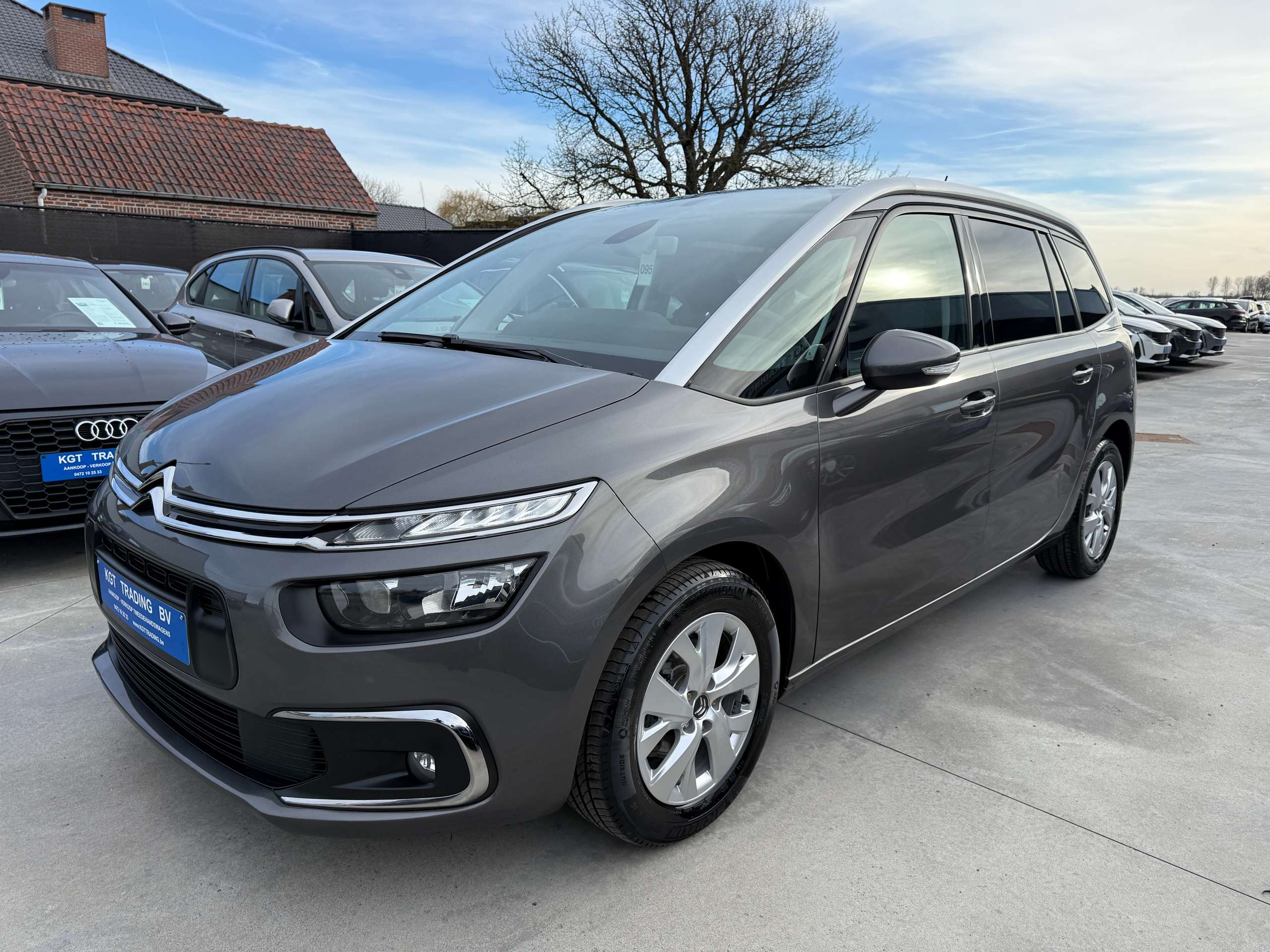 3328fd3a-734e-4d8e-ad6b-2deceef81aa49-citroen-grand-c4-spacetourer-1-2i-130pk-automaat-7-zit-navi-carplay-dab-led-alu.jpg