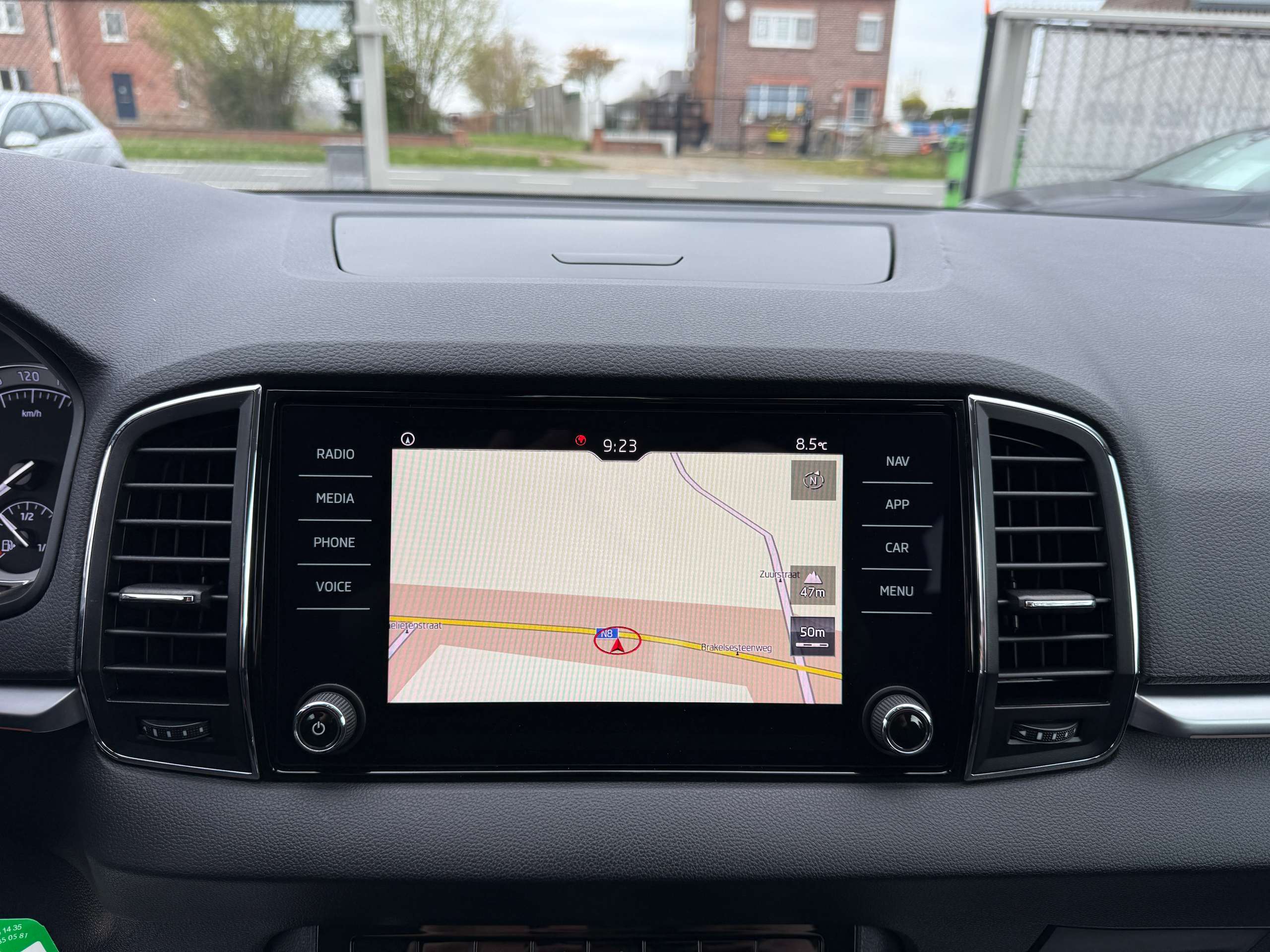 41d2cac5-14ae-4105-9c6f-2d4cf047822118-skoda-karoq-1-0-tsi-115pk-navigatie-camera-carplay-bluetooth-pdc.jpg