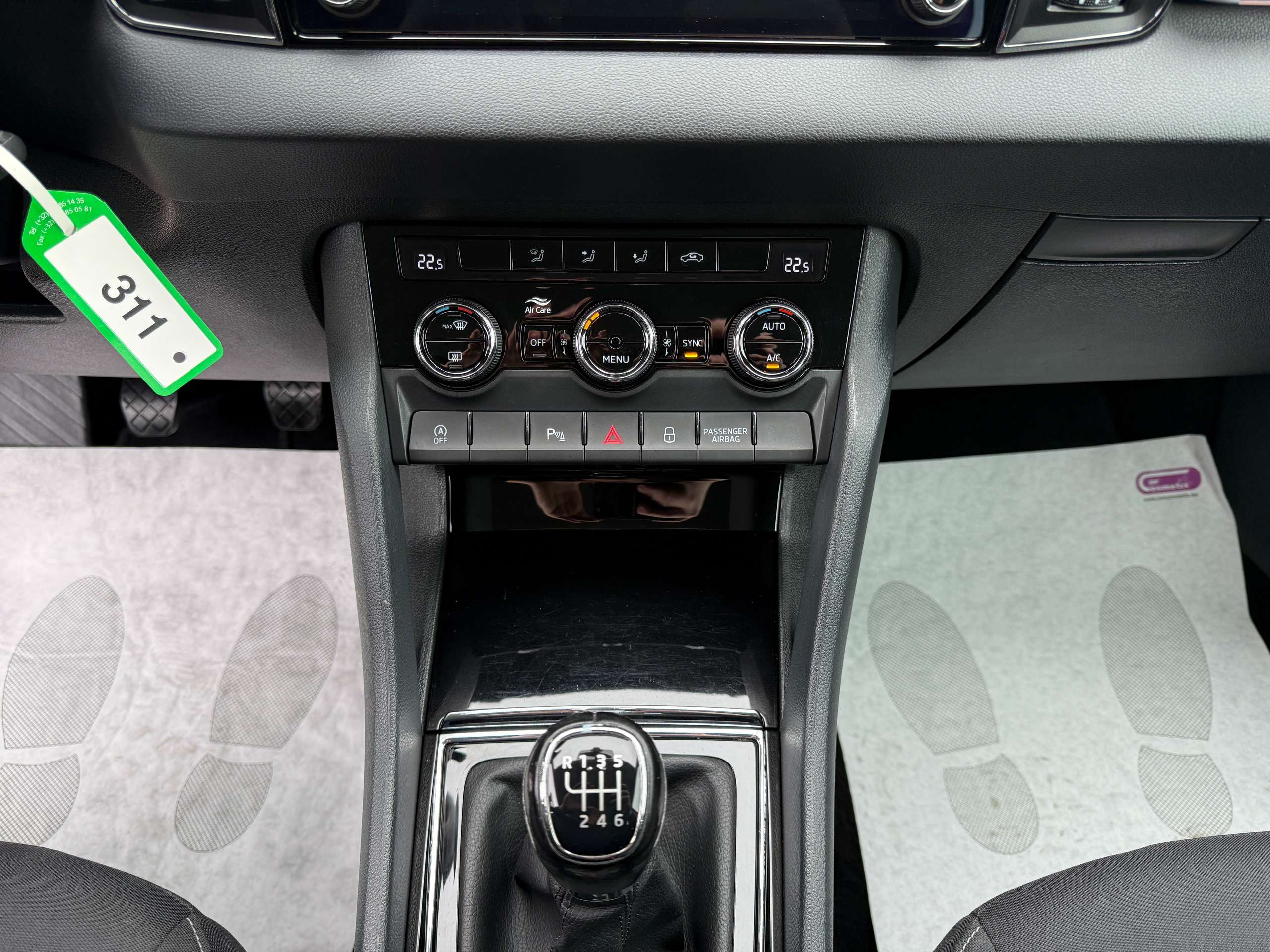 41d2cac5-14ae-4105-9c6f-2d4cf047822119-skoda-karoq-1-0-tsi-115pk-navigatie-camera-carplay-bluetooth-pdc.jpg