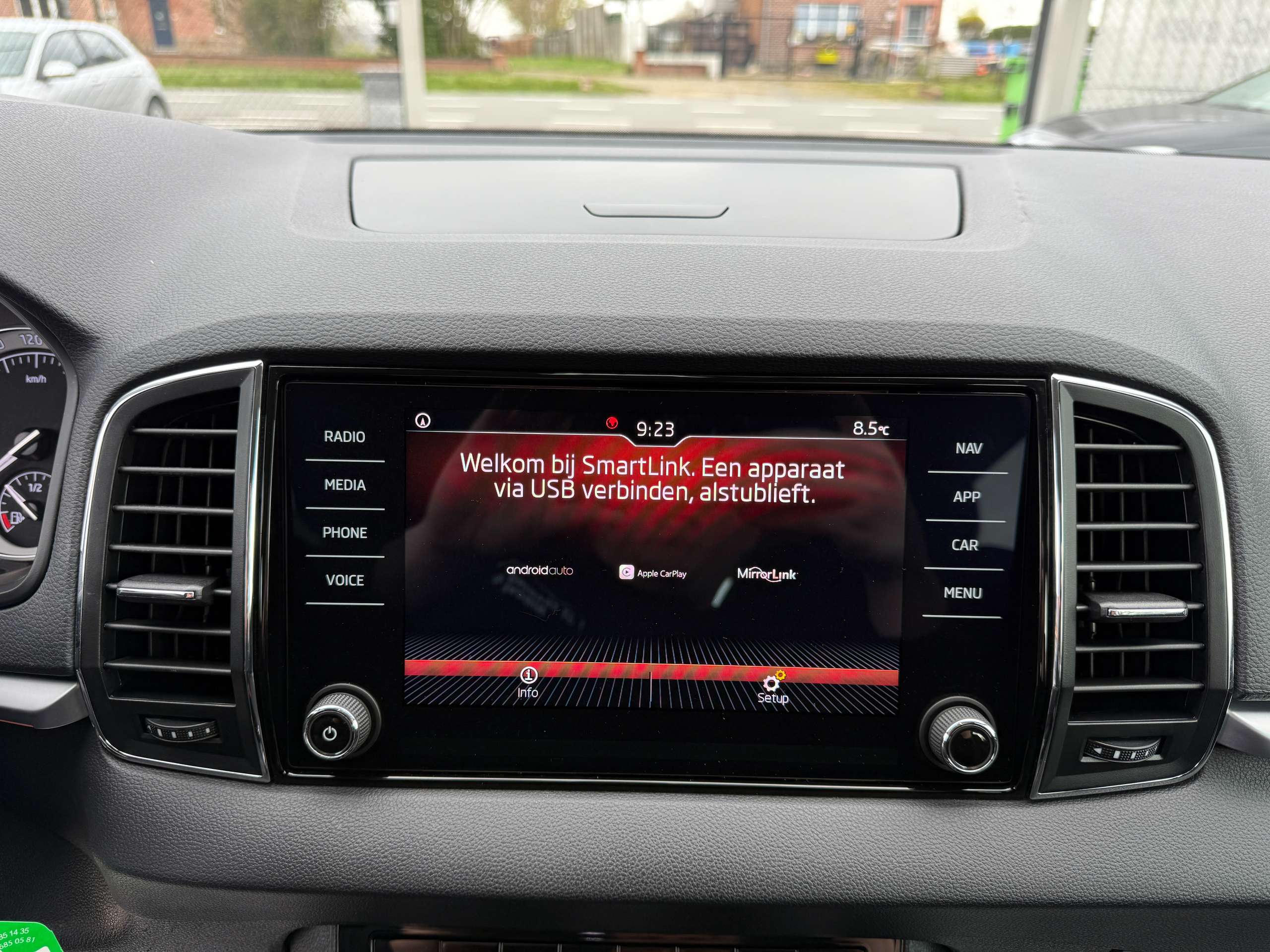 41d2cac5-14ae-4105-9c6f-2d4cf047822121-skoda-karoq-1-0-tsi-115pk-navigatie-camera-carplay-bluetooth-pdc.jpg