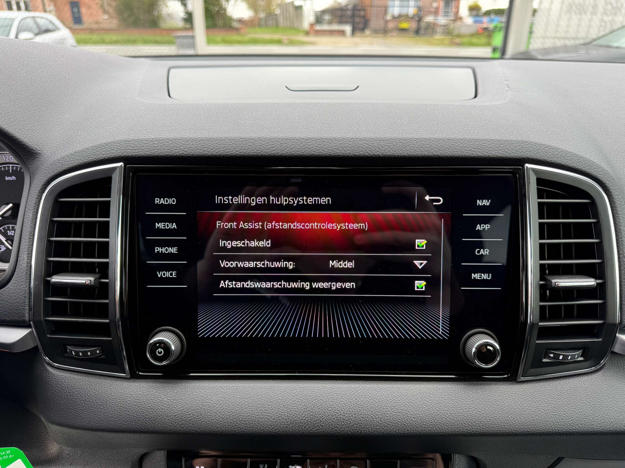 41d2cac5-14ae-4105-9c6f-2d4cf047822123-skoda-karoq-1-0-tsi-115pk-navigatie-camera-carplay-bluetooth-pdc.jpg