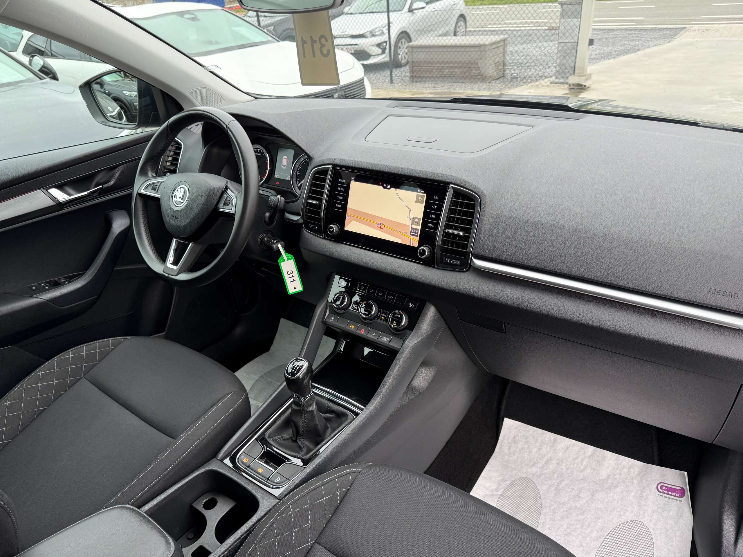 41d2cac5-14ae-4105-9c6f-2d4cf047822130-skoda-karoq-1-0-tsi-115pk-navigatie-camera-carplay-bluetooth-pdc.jpg