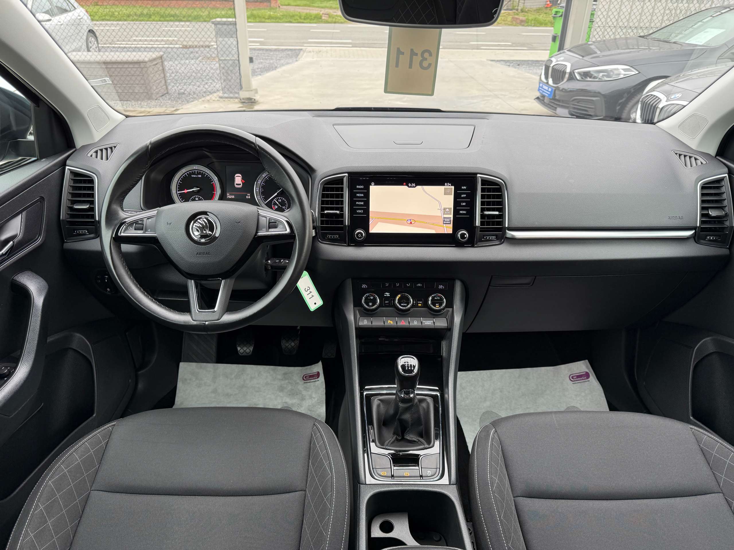 41d2cac5-14ae-4105-9c6f-2d4cf047822134-skoda-karoq-1-0-tsi-115pk-navigatie-camera-carplay-bluetooth-pdc.jpg