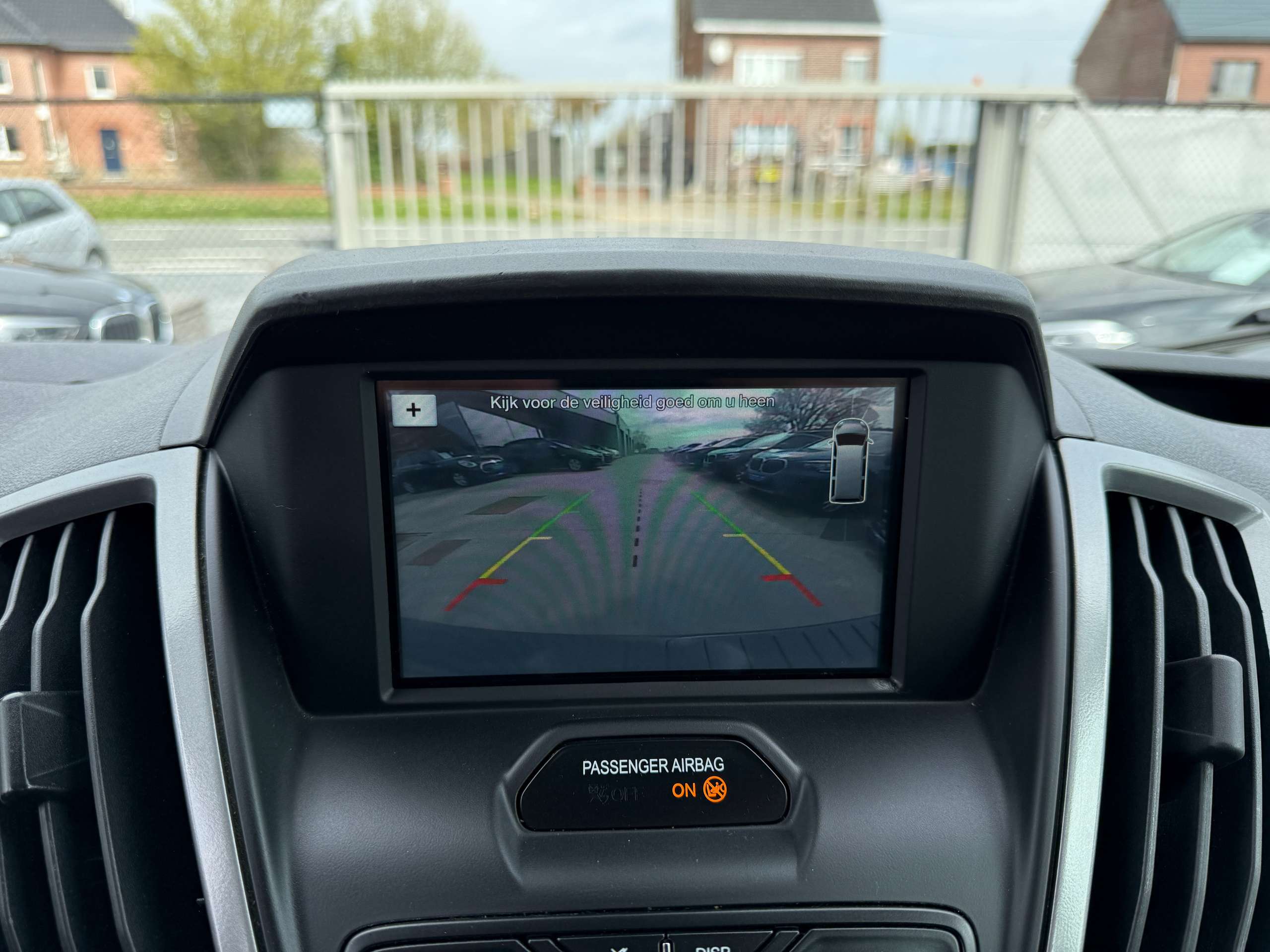 48afd479-b8b3-450a-9de8-65c8f616976b21-ford-transit-2-0-tdci-rolstoellift-navigatie-camera-pdc-carplay.jpg