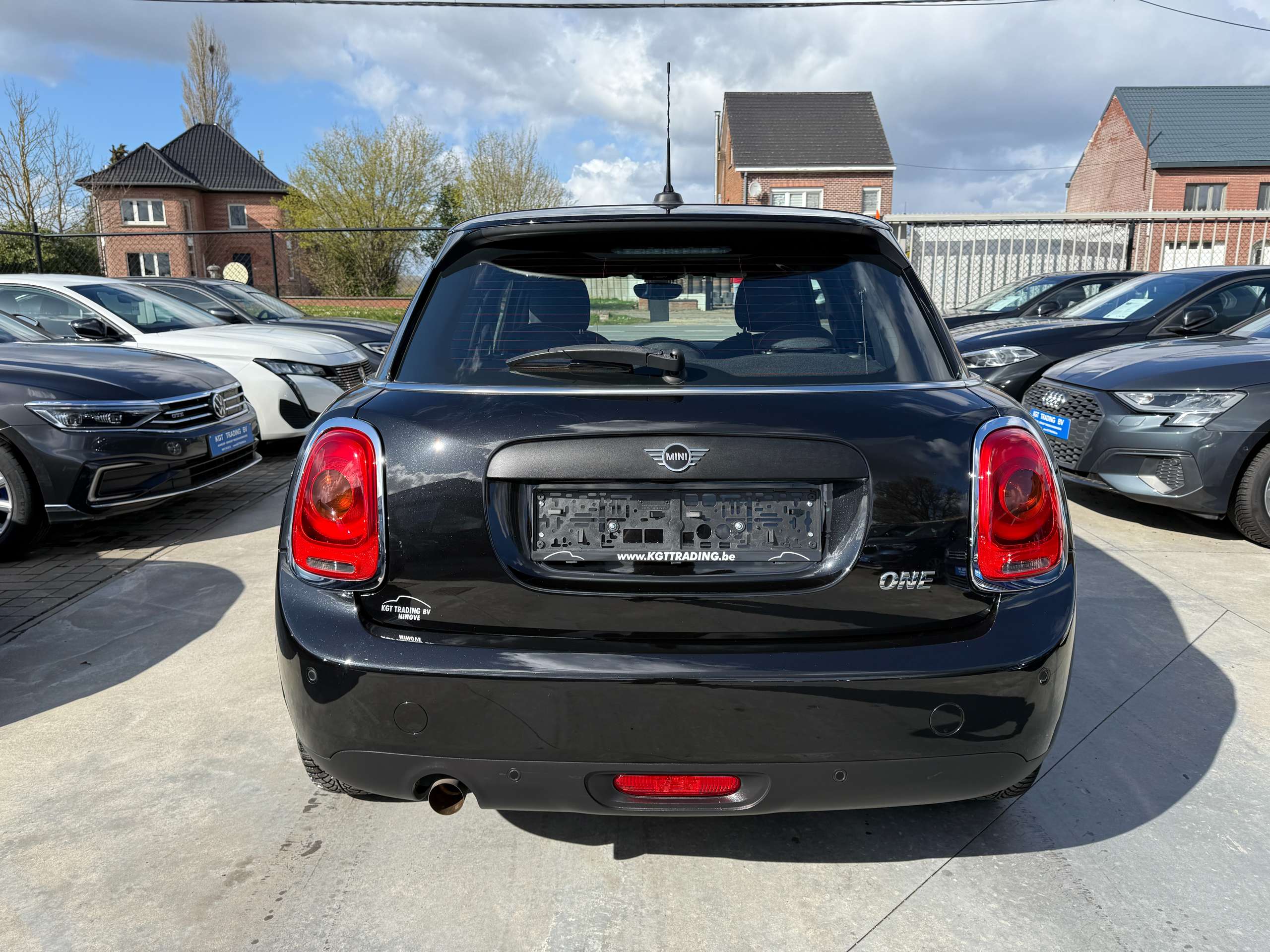 5e2d5d35-7896-441b-b532-d15f7d1bc3076-mini-one-1-5i-102pk-5-deurs-navigatie-pdc-bluetooth-led-alu.jpg