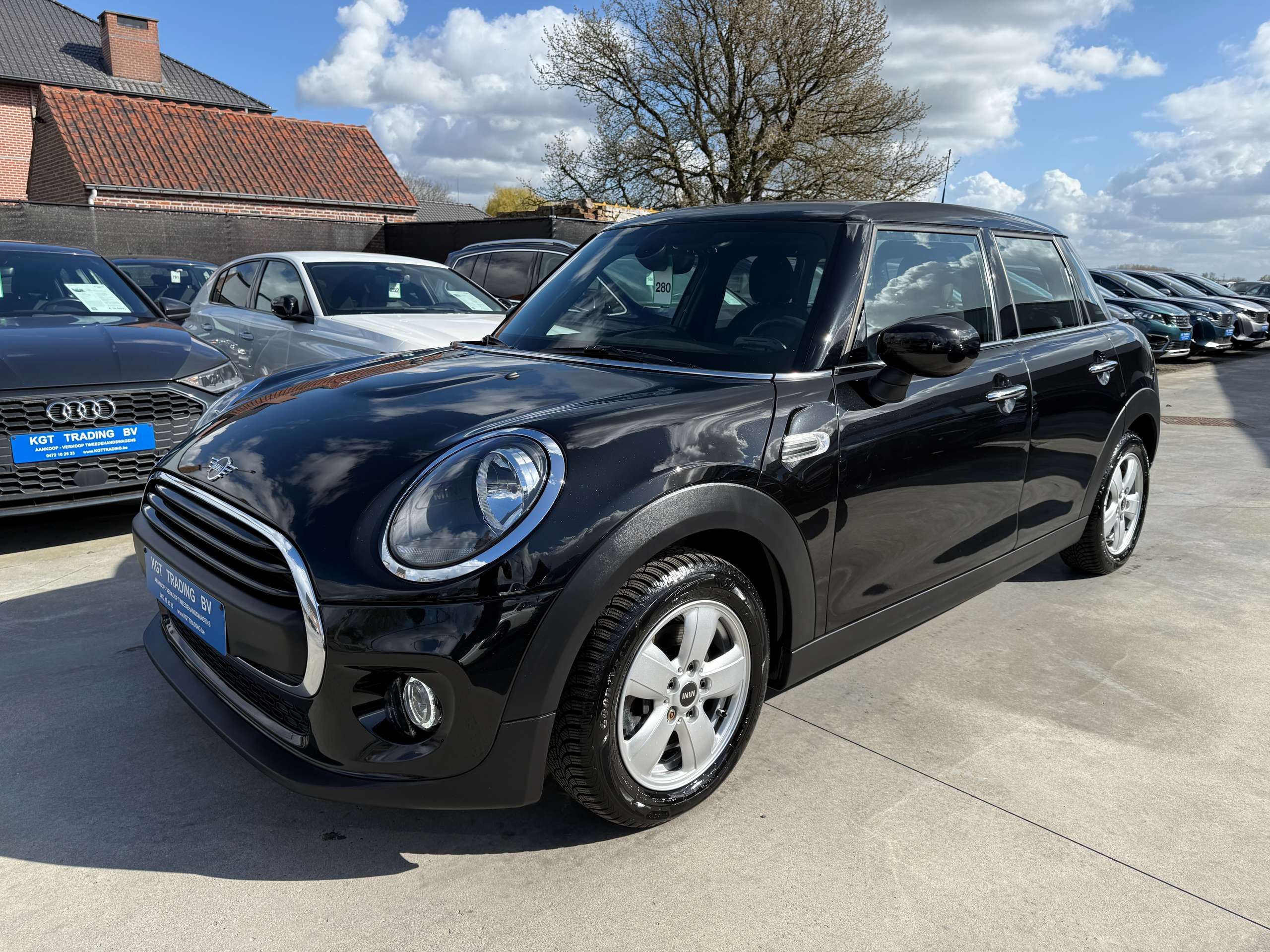 5e2d5d35-7896-441b-b532-d15f7d1bc3079-mini-one-1-5i-102pk-5-deurs-navigatie-pdc-bluetooth-led-alu.jpg