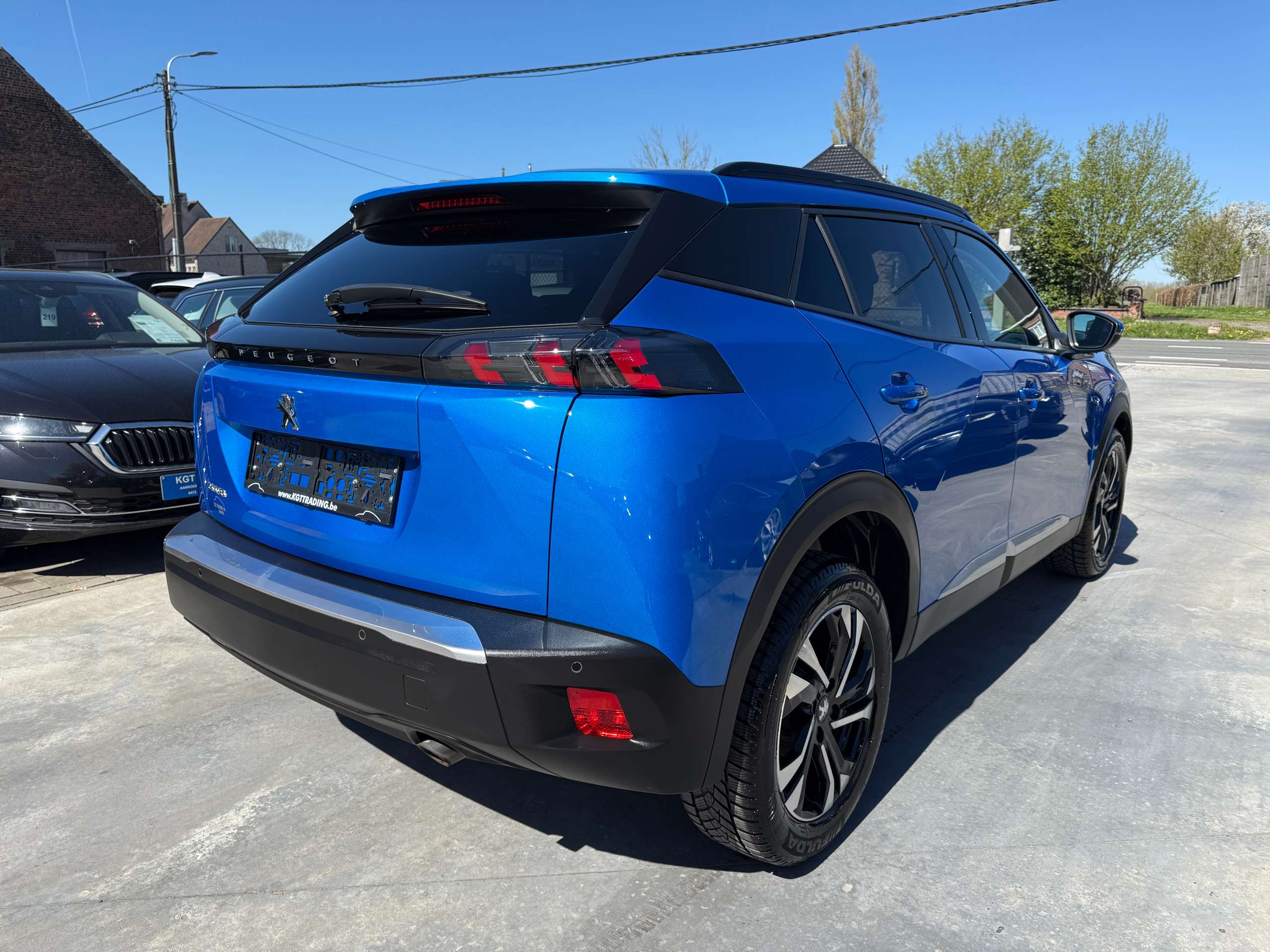 64e56159-6f17-430f-b10a-f803735feabf5-peugeot-2008-1-2i-allure-navigatie-full-led-zwart-leder-carplay-dab.jpg