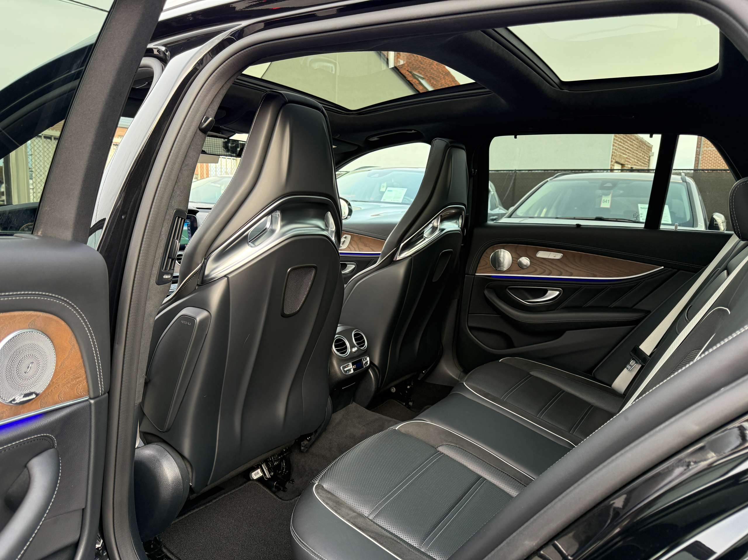 701539a9-f870-4e96-94bb-43c8371e27d819-mercedes-benz-e-63-amg-s-4matic-performance-seats-360-pano-drivers-pack.jpg