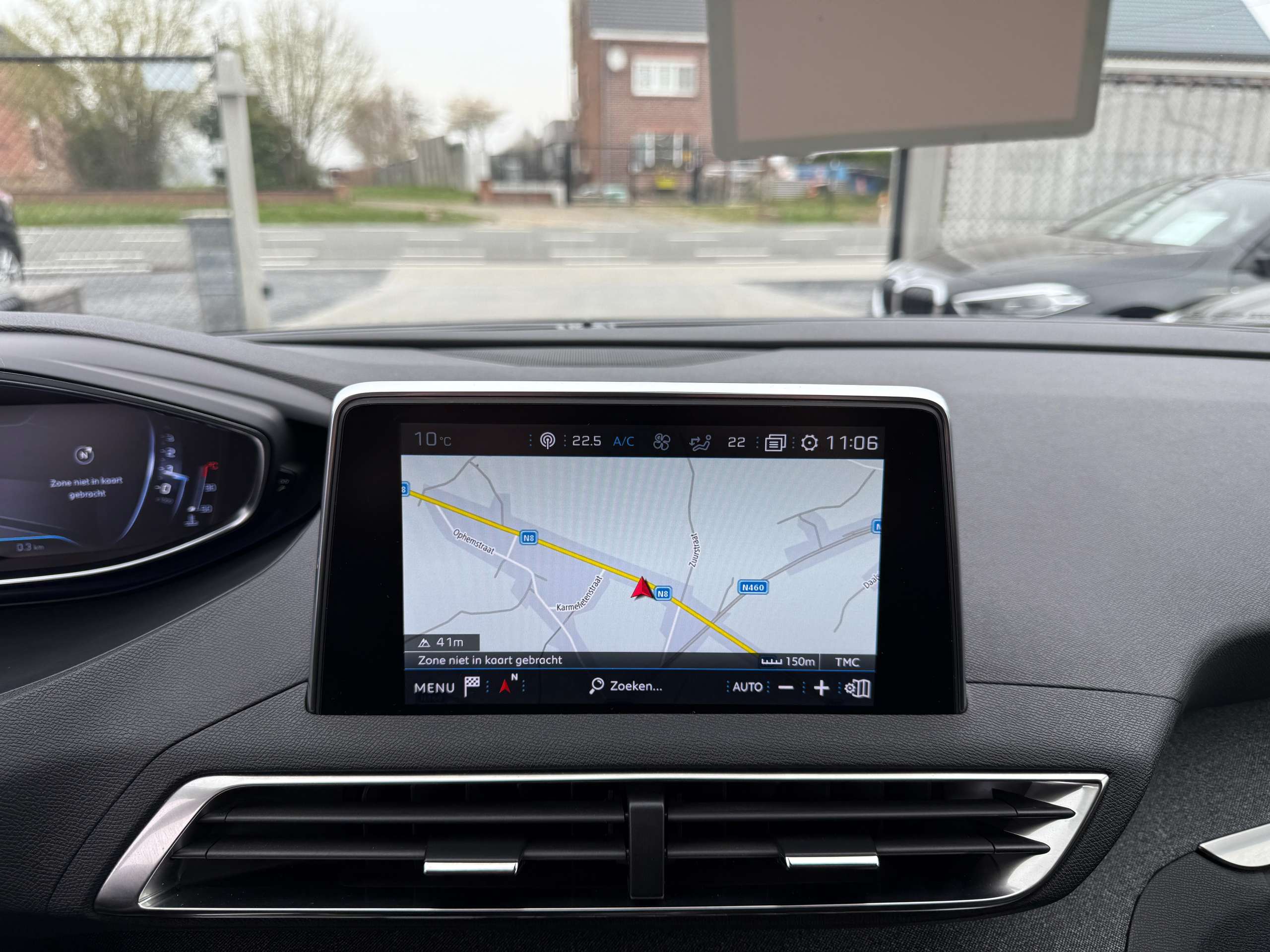 72b307e6-bbff-4555-a082-1345169b6b5d18-peugeot-5008-1-2i-automaat-7-zit-leder-navigatie-carplay-led.jpg