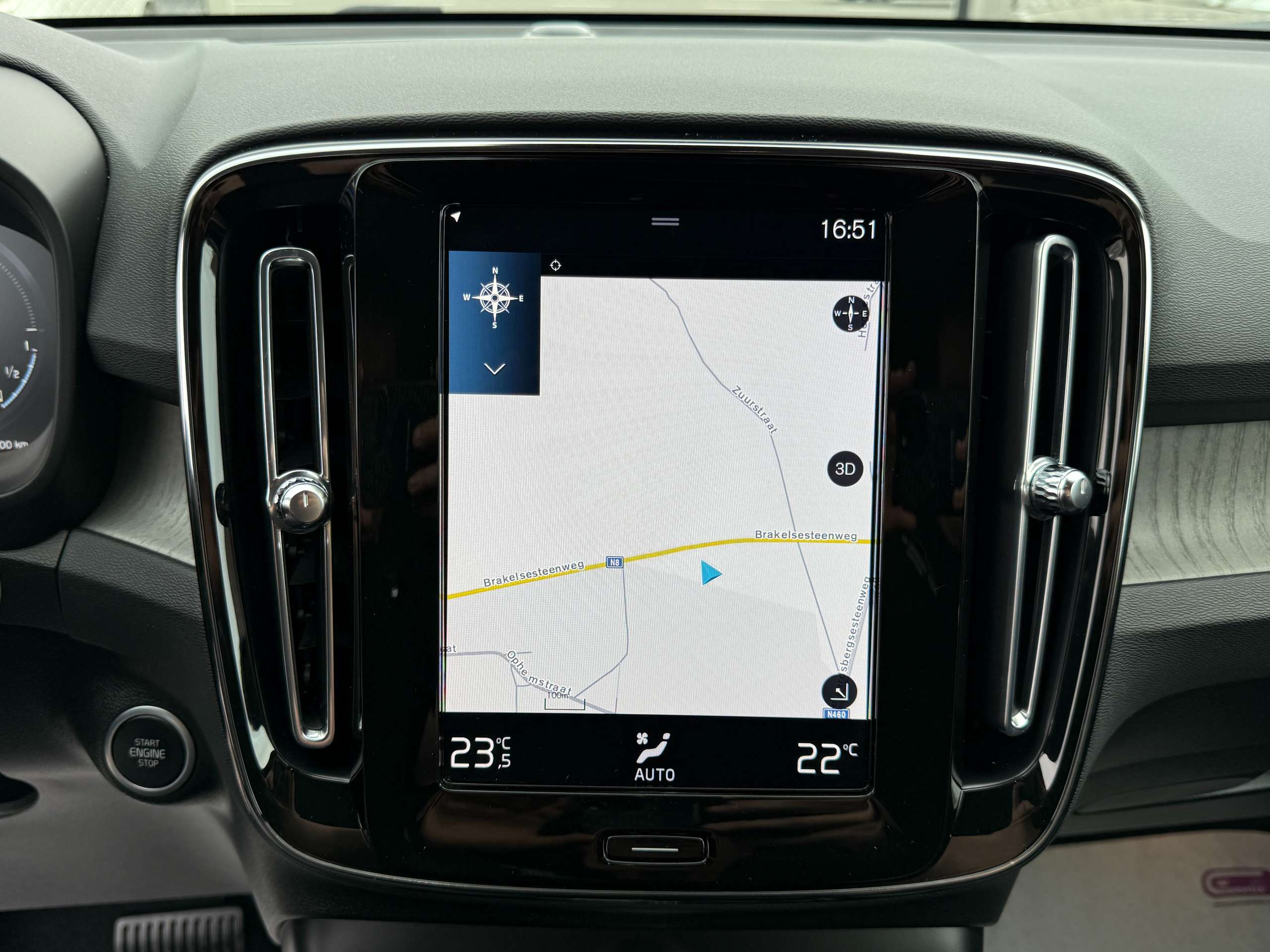 770ff97a-68c1-4eac-9e6c-adcdc4dee6c518-volvo-xc40-1-5-t4-hybride-inscription-navi-zwart-leder-camera-carplay.jpg