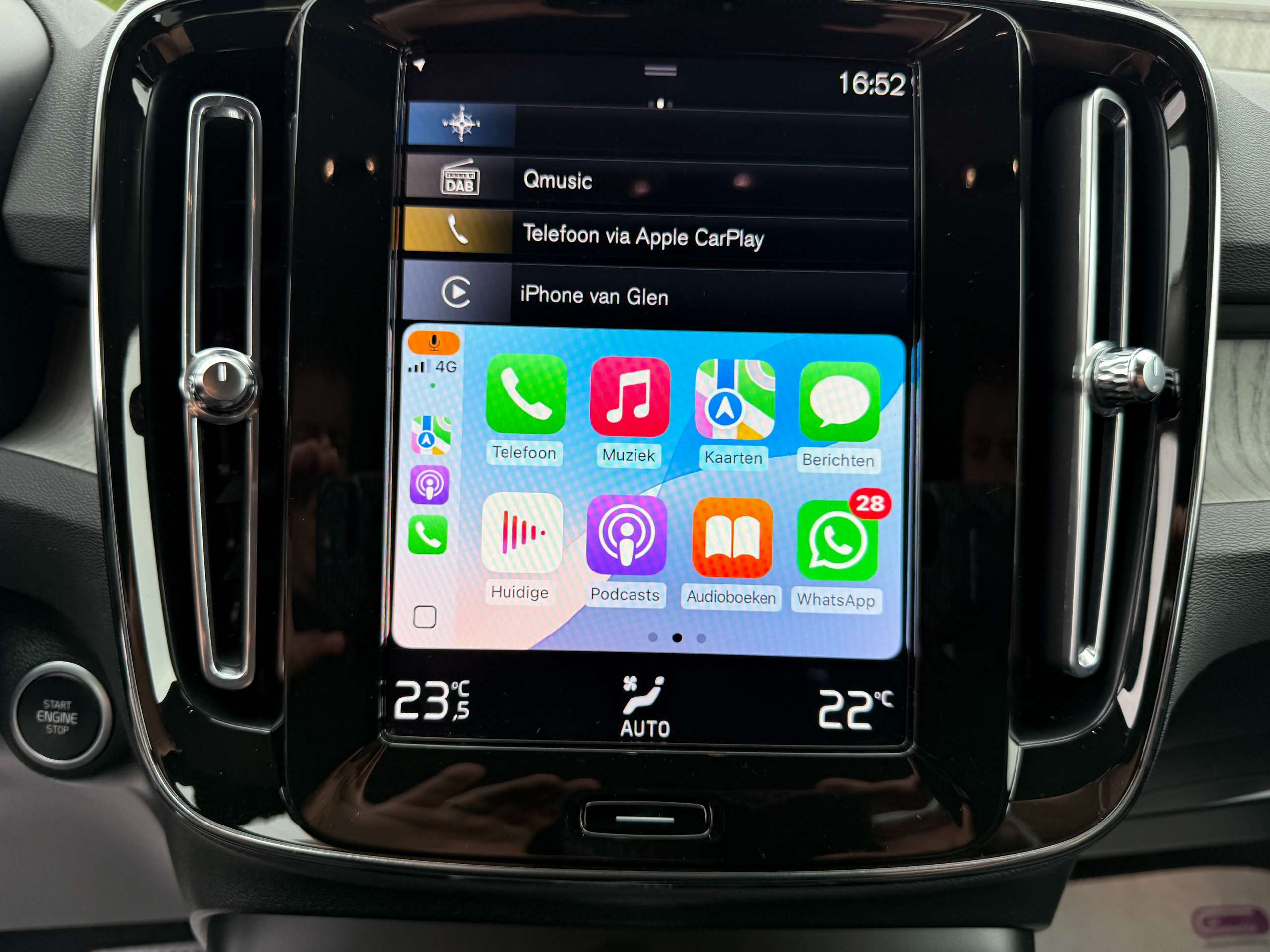 770ff97a-68c1-4eac-9e6c-adcdc4dee6c523-volvo-xc40-1-5-t4-hybride-inscription-navi-zwart-leder-camera-carplay.jpg