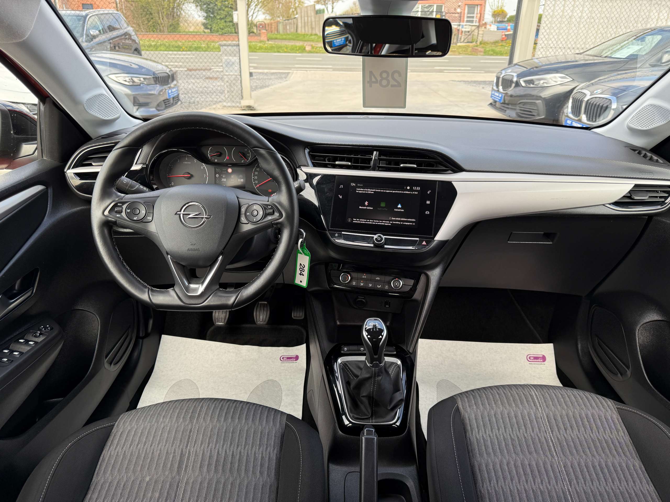 88ac3f28-3884-4fcb-a70e-e044a1975ae127-opel-corsa-1-2i-carplay-camera-bluetooth-pdc-airco-carpass.jpg