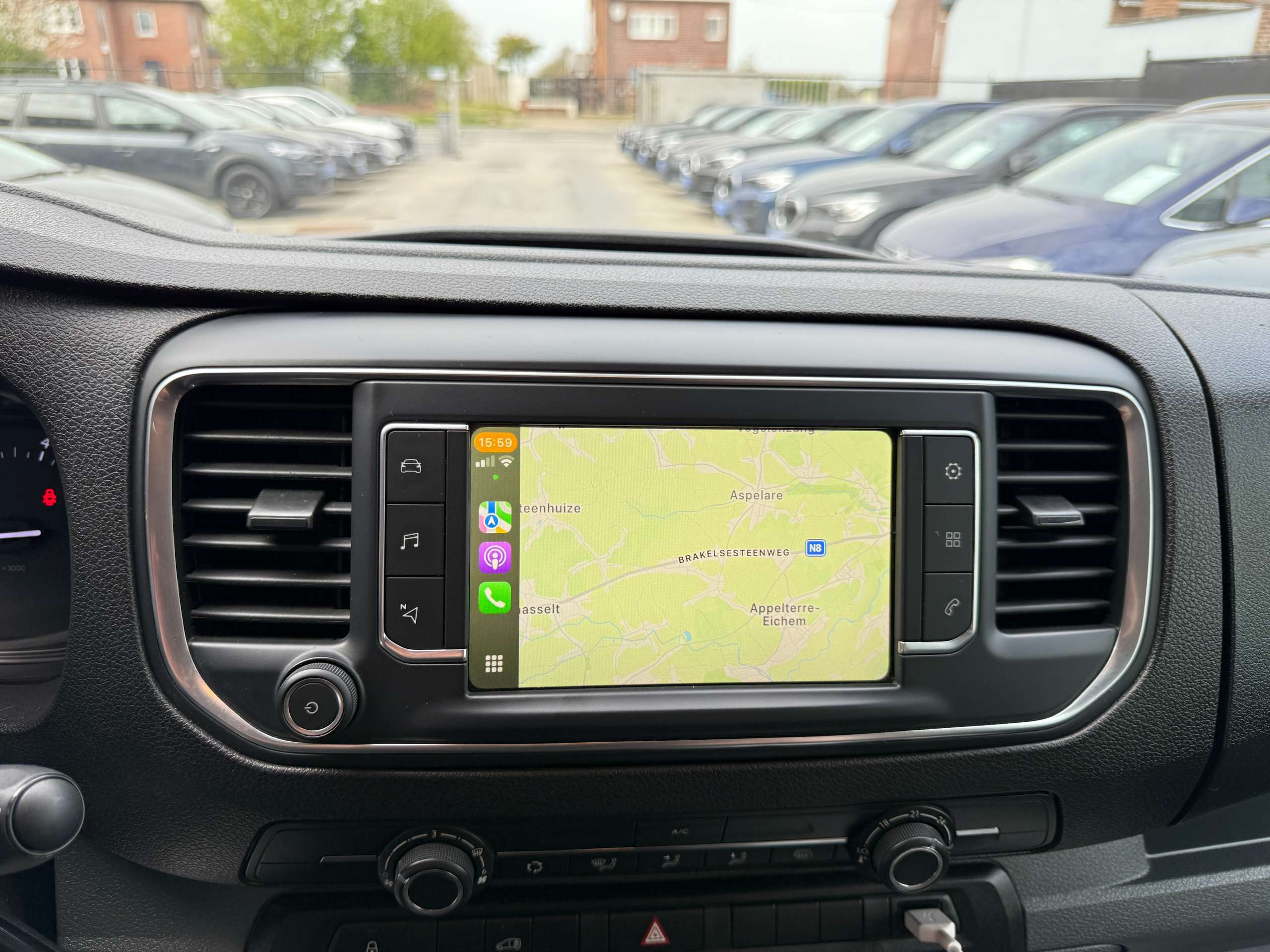 8e79190b-cae3-470a-8363-db1ccc7ca0ce26-citroen-jumpy-1-5-bluehdi-navigatie-carplay-bluetooth-3-zit-carpass.jpg
