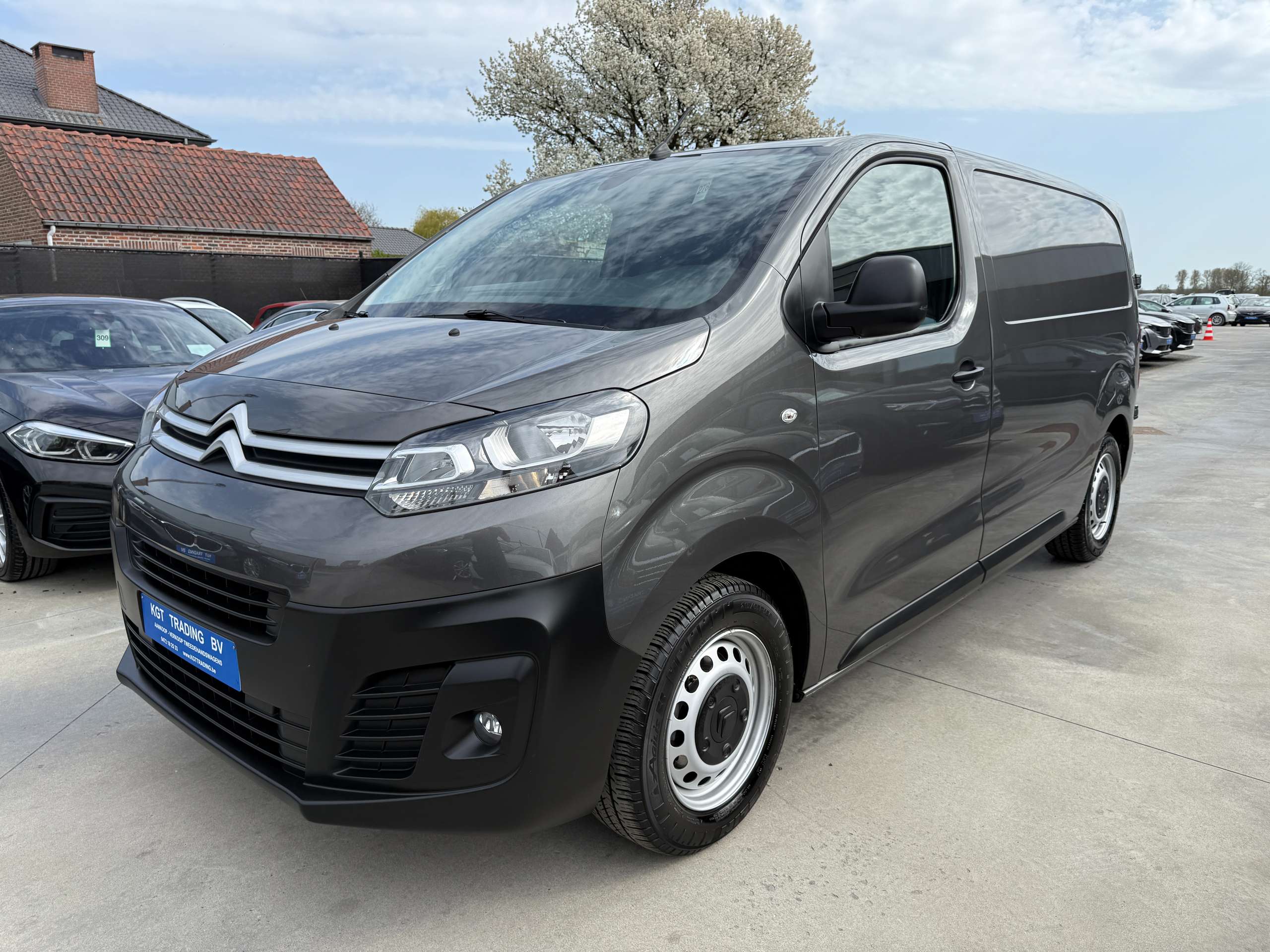 8e79190b-cae3-470a-8363-db1ccc7ca0ce9-citroen-jumpy-1-5-bluehdi-navigatie-carplay-bluetooth-3-zit-carpass.jpg