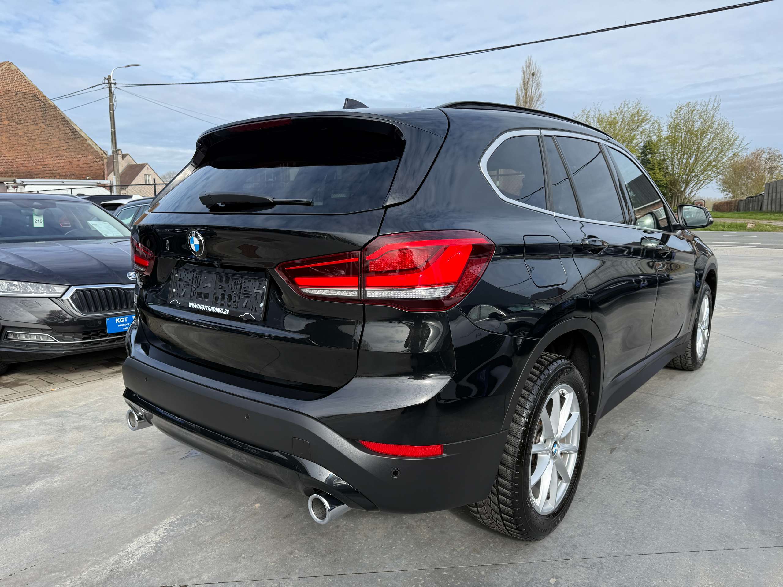 abebf4b4-4e2e-4f39-8652-0833e68b01e15-bmw-x1-2-0da-136pk-automaat-navi-zwart-leder-full-led-camera.jpg