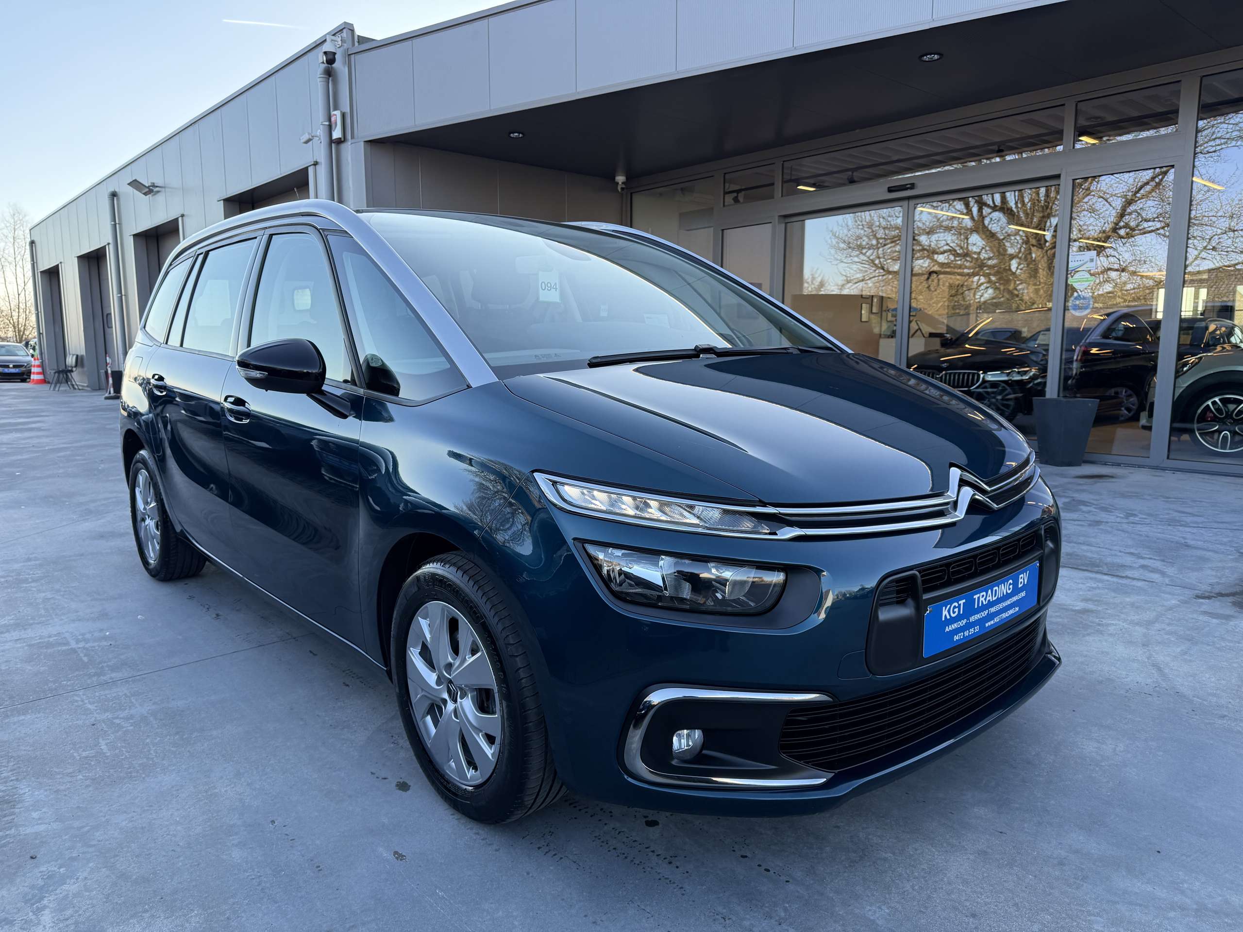 bcf3bd0f-f735-45bf-8289-7ef69e367af53-citroen-grand-c4-spacetourer-1-2i-130pk-7-zetels-camera-navi-carplay-led-pdc.jpg