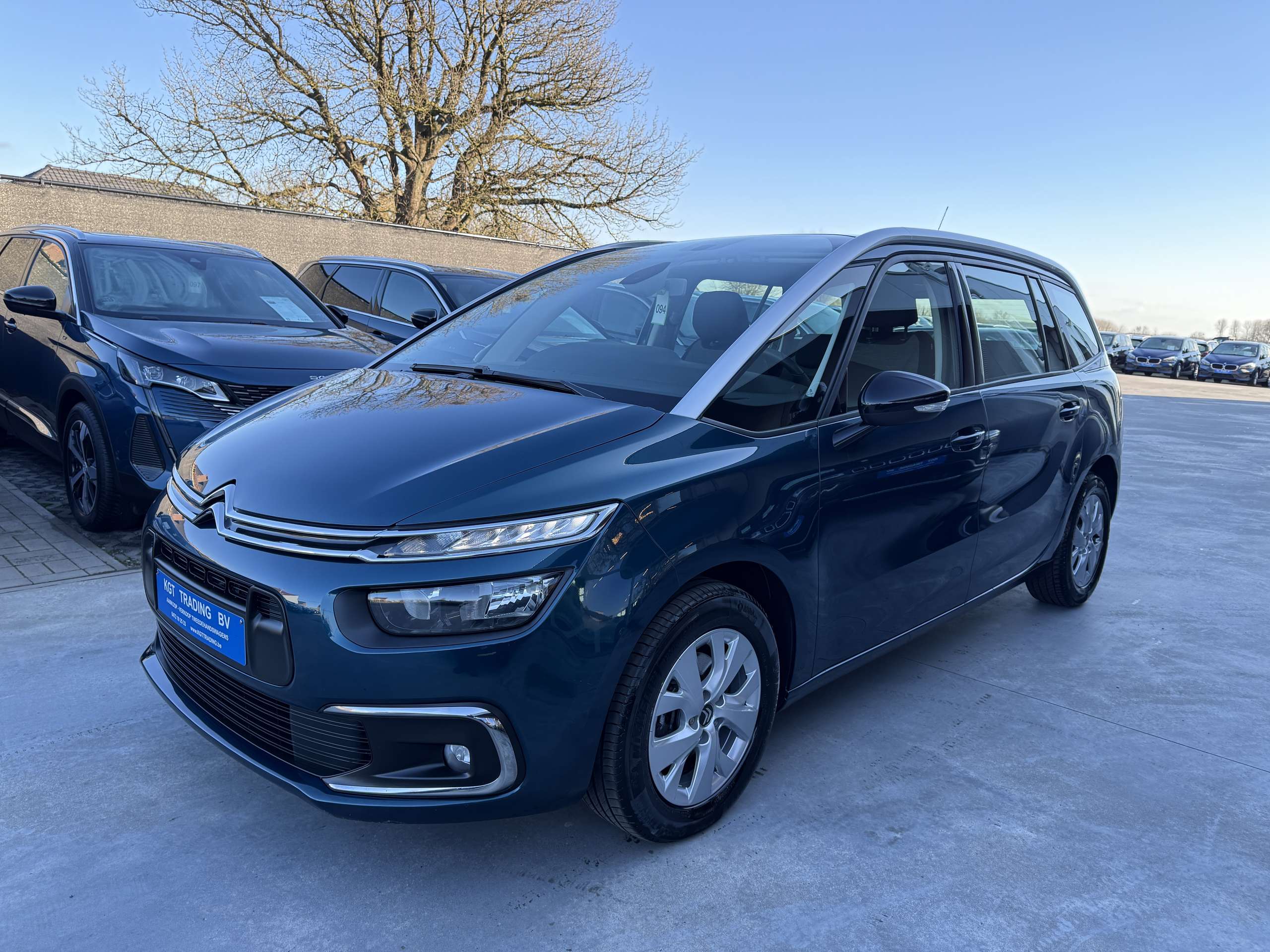 bcf3bd0f-f735-45bf-8289-7ef69e367af59-citroen-grand-c4-spacetourer-1-2i-130pk-7-zetels-camera-navi-carplay-led-pdc.jpg