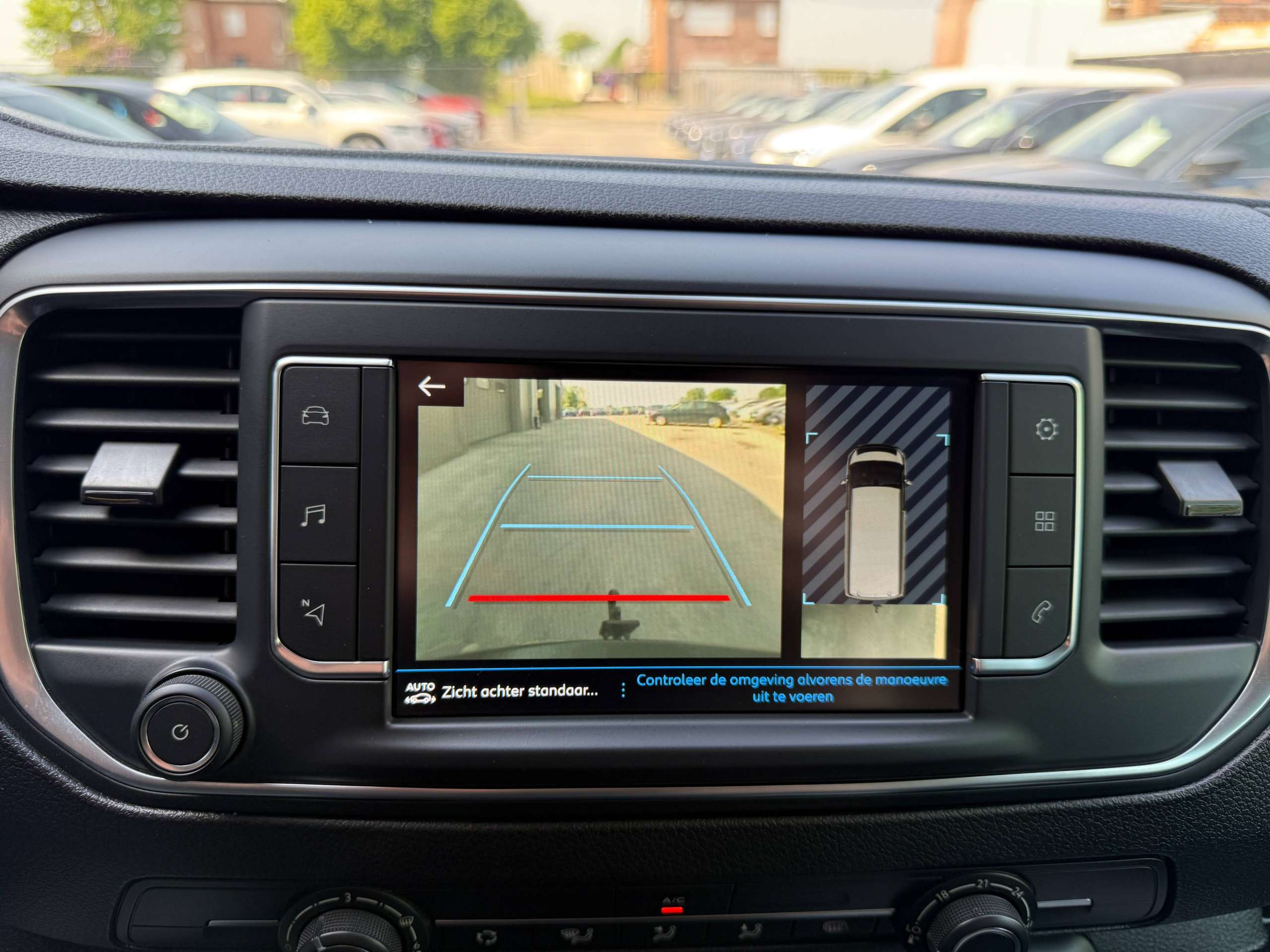 064e4d65-6357-4cdb-8be7-3a92f2eb8c0323-peugeot-expert-2-0-bluehdi-3zit-automaat-dakrek-navi-camera-carplay-led-pdc.jpg