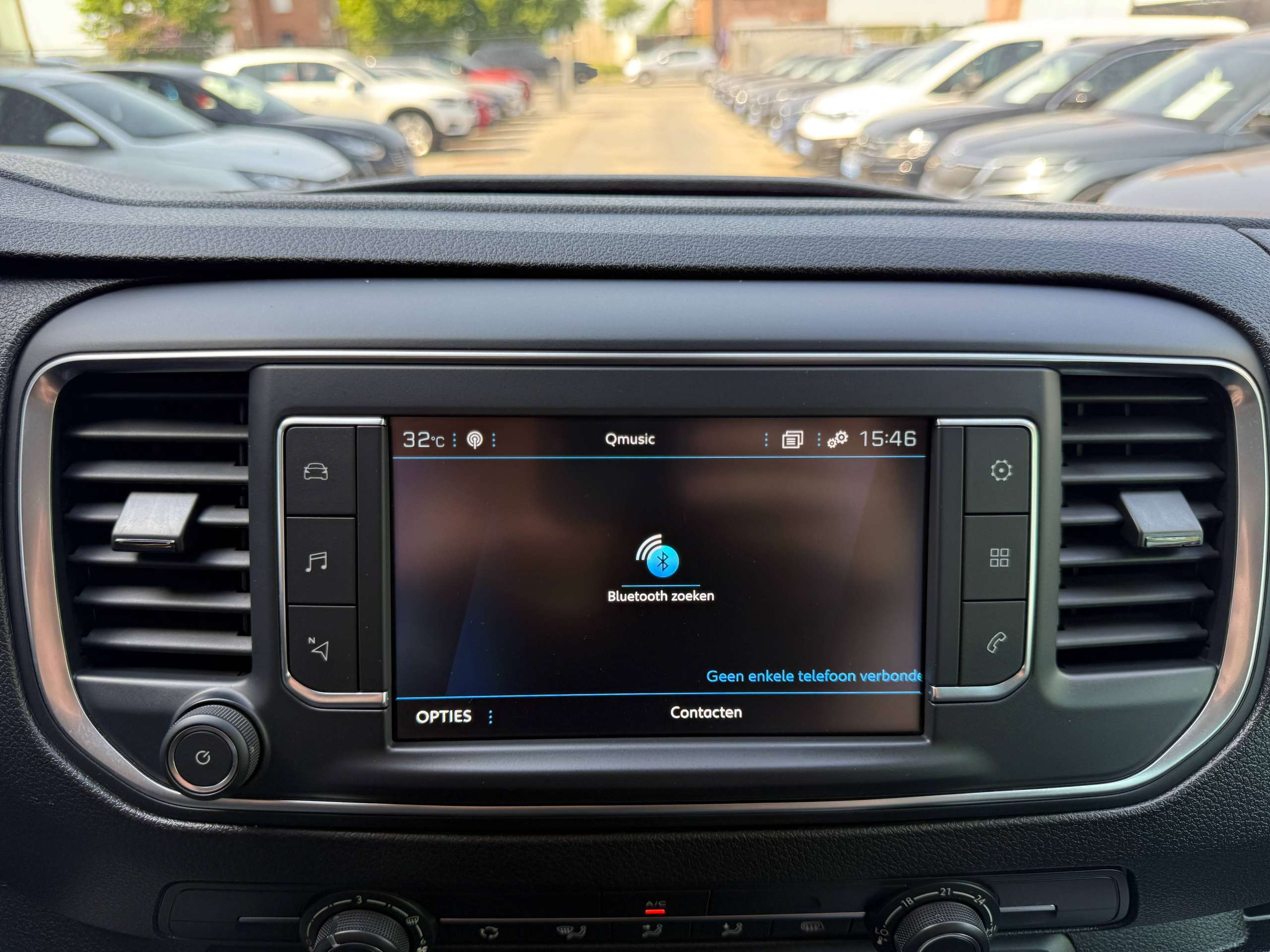 064e4d65-6357-4cdb-8be7-3a92f2eb8c0328-peugeot-expert-2-0-bluehdi-3zit-automaat-dakrek-navi-camera-carplay-led-pdc.jpg