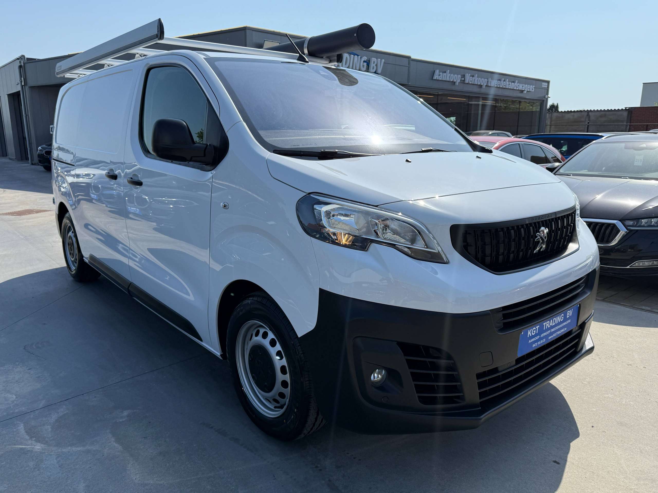 064e4d65-6357-4cdb-8be7-3a92f2eb8c033-peugeot-expert-2-0-bluehdi-3zit-automaat-dakrek-navi-camera-carplay-led-pdc.jpg