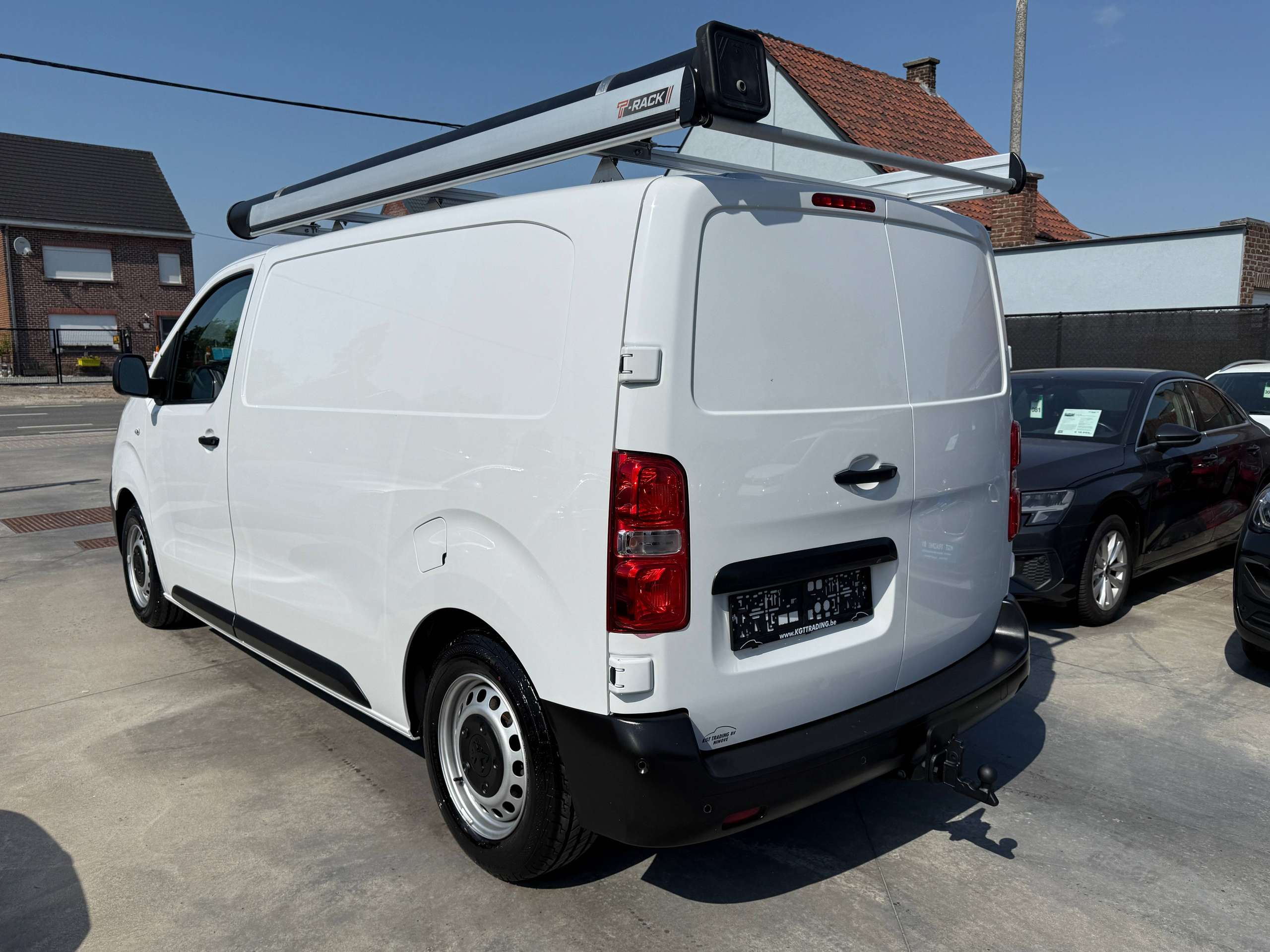 064e4d65-6357-4cdb-8be7-3a92f2eb8c037-peugeot-expert-2-0-bluehdi-3zit-automaat-dakrek-navi-camera-carplay-led-pdc.jpg