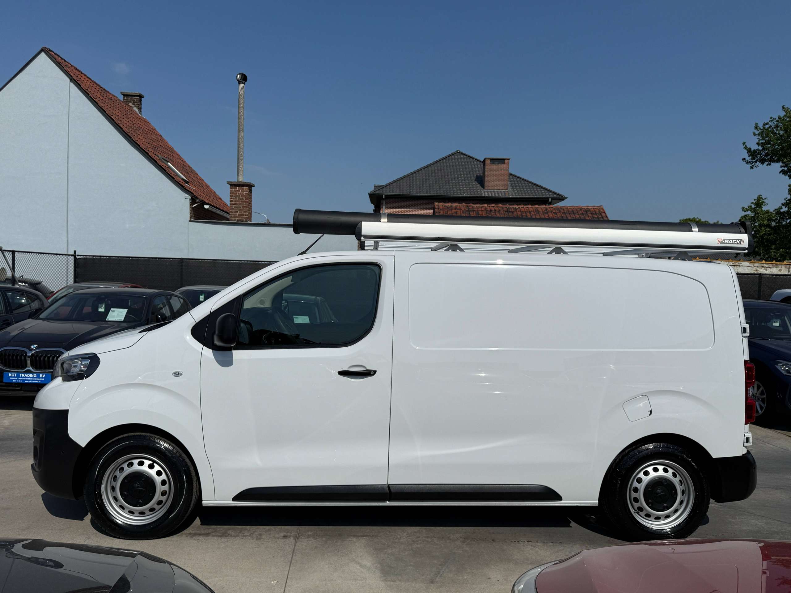 064e4d65-6357-4cdb-8be7-3a92f2eb8c038-peugeot-expert-2-0-bluehdi-3zit-automaat-dakrek-navi-camera-carplay-led-pdc.jpg