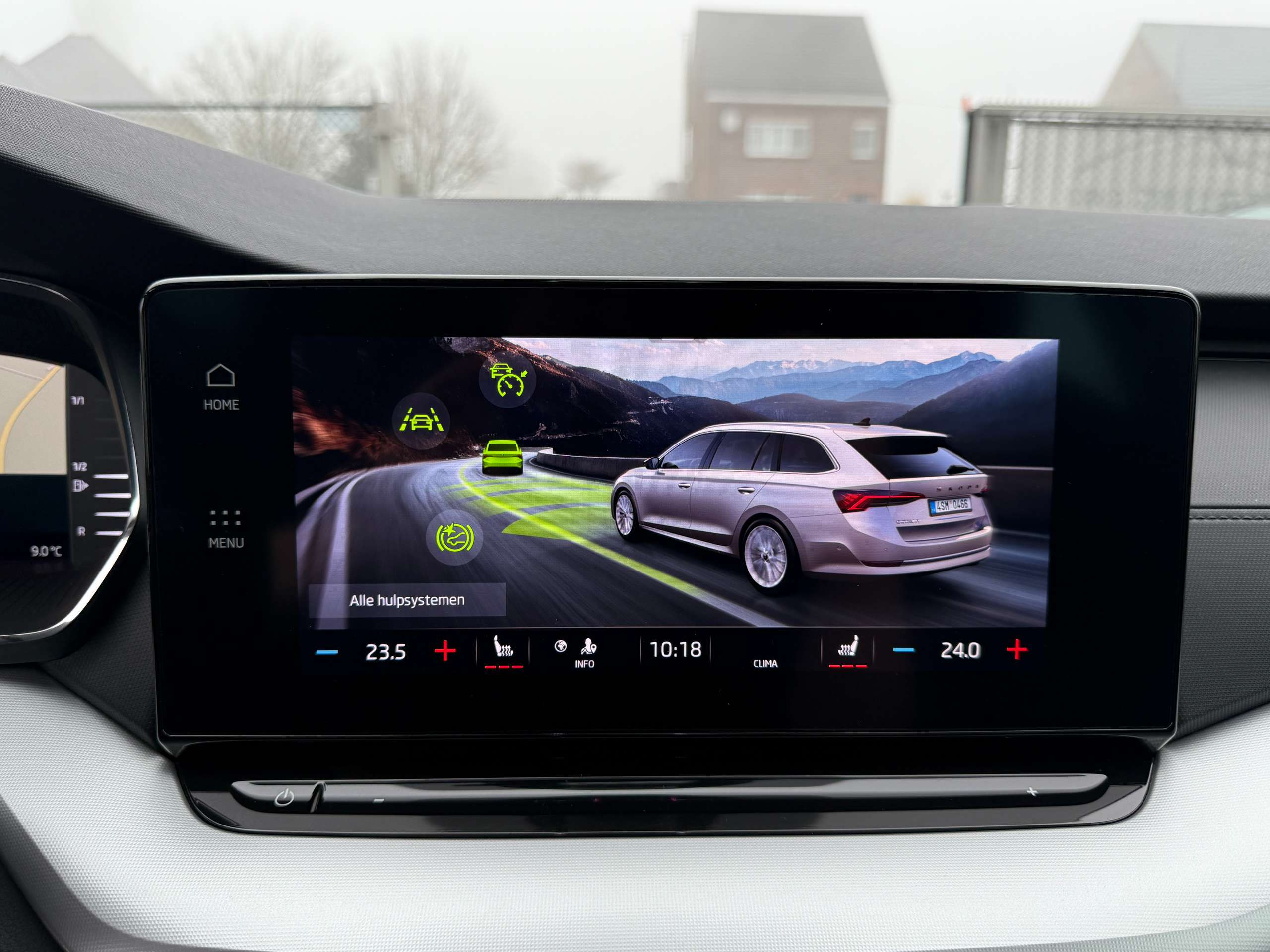 0692bb26-2023-4e2b-aadb-ea67397836cc24-skoda-octavia-1-0-tsi-full-led-navi-carplay-dab-adaptieve-cruise.jpg