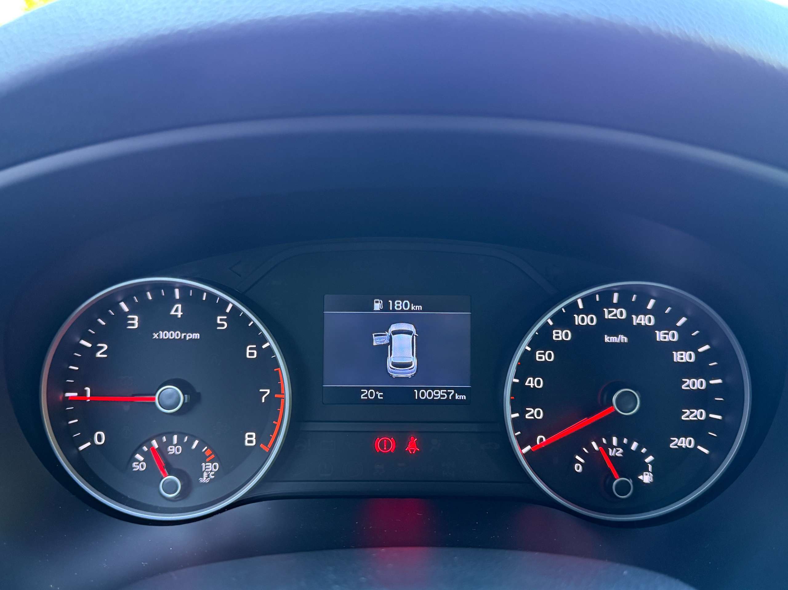 145e3be5-0a99-495f-a754-4c83c1a917ae17-kia-sportage-1-6i-132pk-navigatie-camera-carplay-led-bluetooth-pdc-alu.jpg