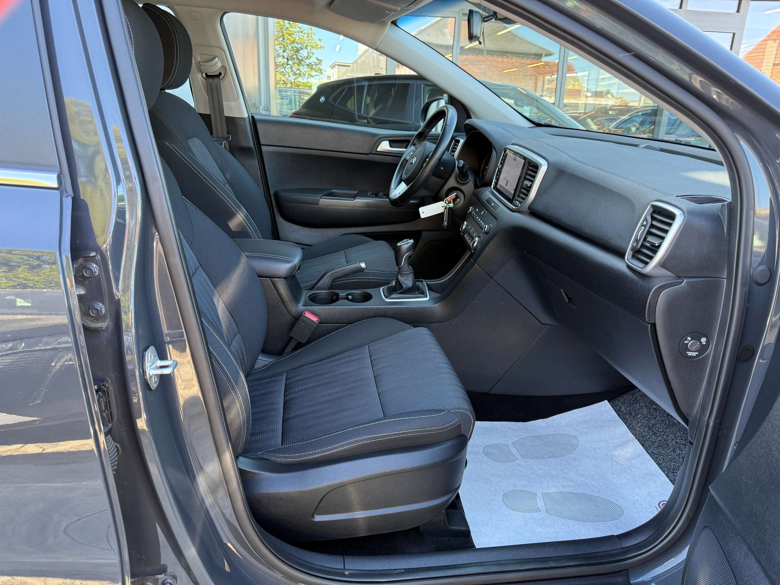 145e3be5-0a99-495f-a754-4c83c1a917ae26-kia-sportage-1-6i-132pk-navigatie-camera-carplay-led-bluetooth-pdc-alu.jpg