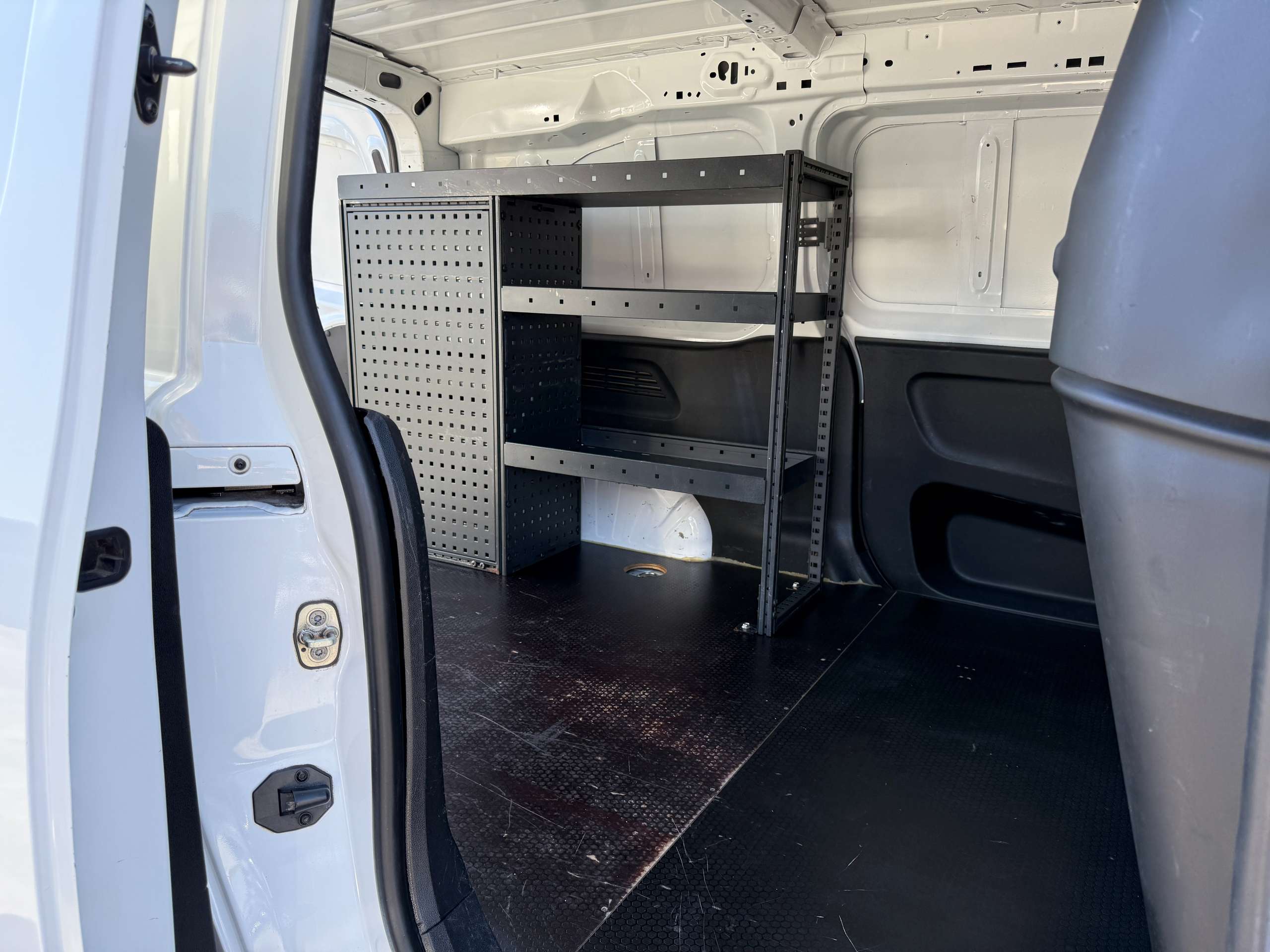 1cc287de-2a95-45b1-80c3-83d932056a4f15-peugeot-partner-1-6-bluehdi-l2-bluetooth-parkeersensoren-airco.jpg