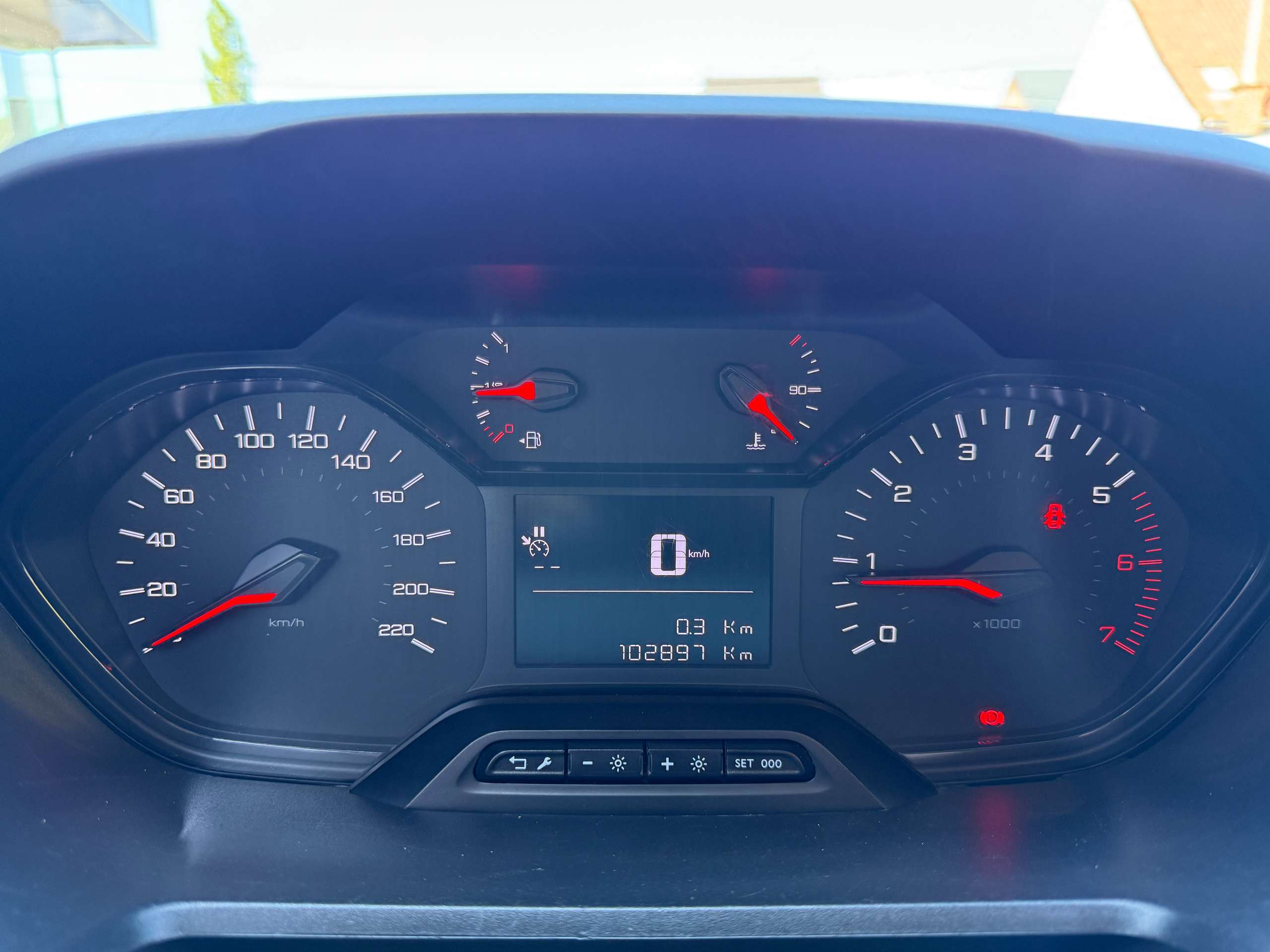 1cc287de-2a95-45b1-80c3-83d932056a4f16-peugeot-partner-1-6-bluehdi-l2-bluetooth-parkeersensoren-airco.jpg