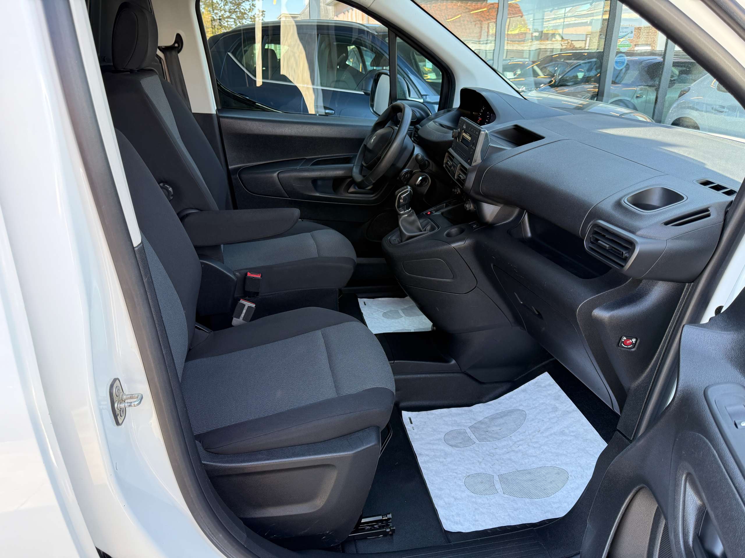 1cc287de-2a95-45b1-80c3-83d932056a4f20-peugeot-partner-1-6-bluehdi-l2-bluetooth-parkeersensoren-airco.jpg