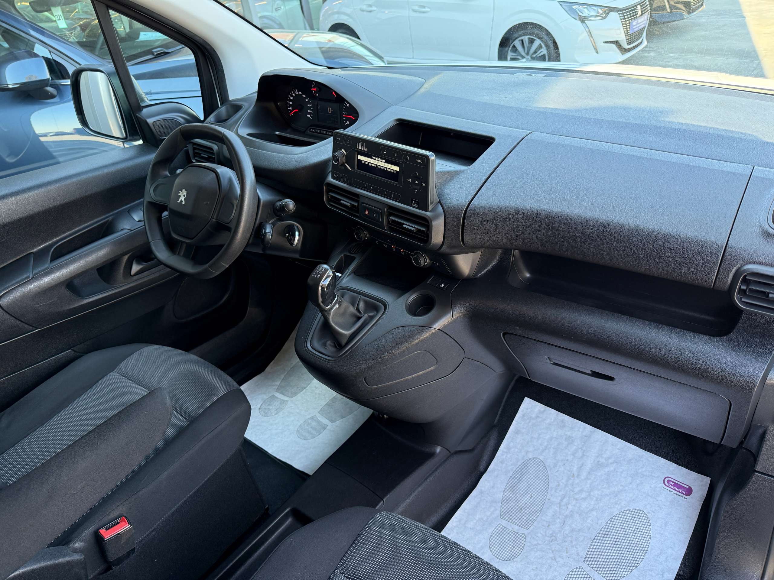 1cc287de-2a95-45b1-80c3-83d932056a4f21-peugeot-partner-1-6-bluehdi-l2-bluetooth-parkeersensoren-airco.jpg