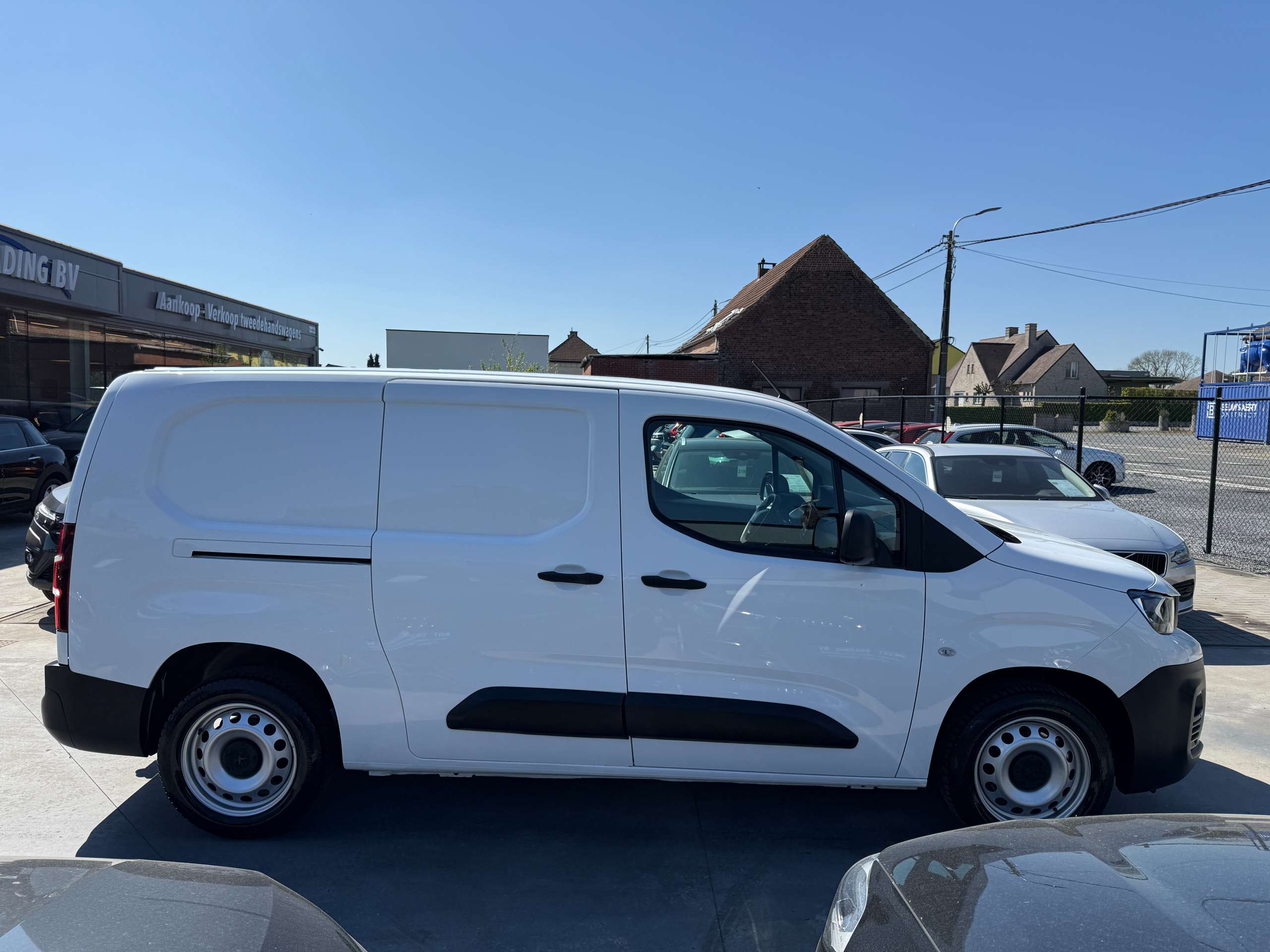 1cc287de-2a95-45b1-80c3-83d932056a4f4-peugeot-partner-1-6-bluehdi-l2-bluetooth-parkeersensoren-airco.jpg