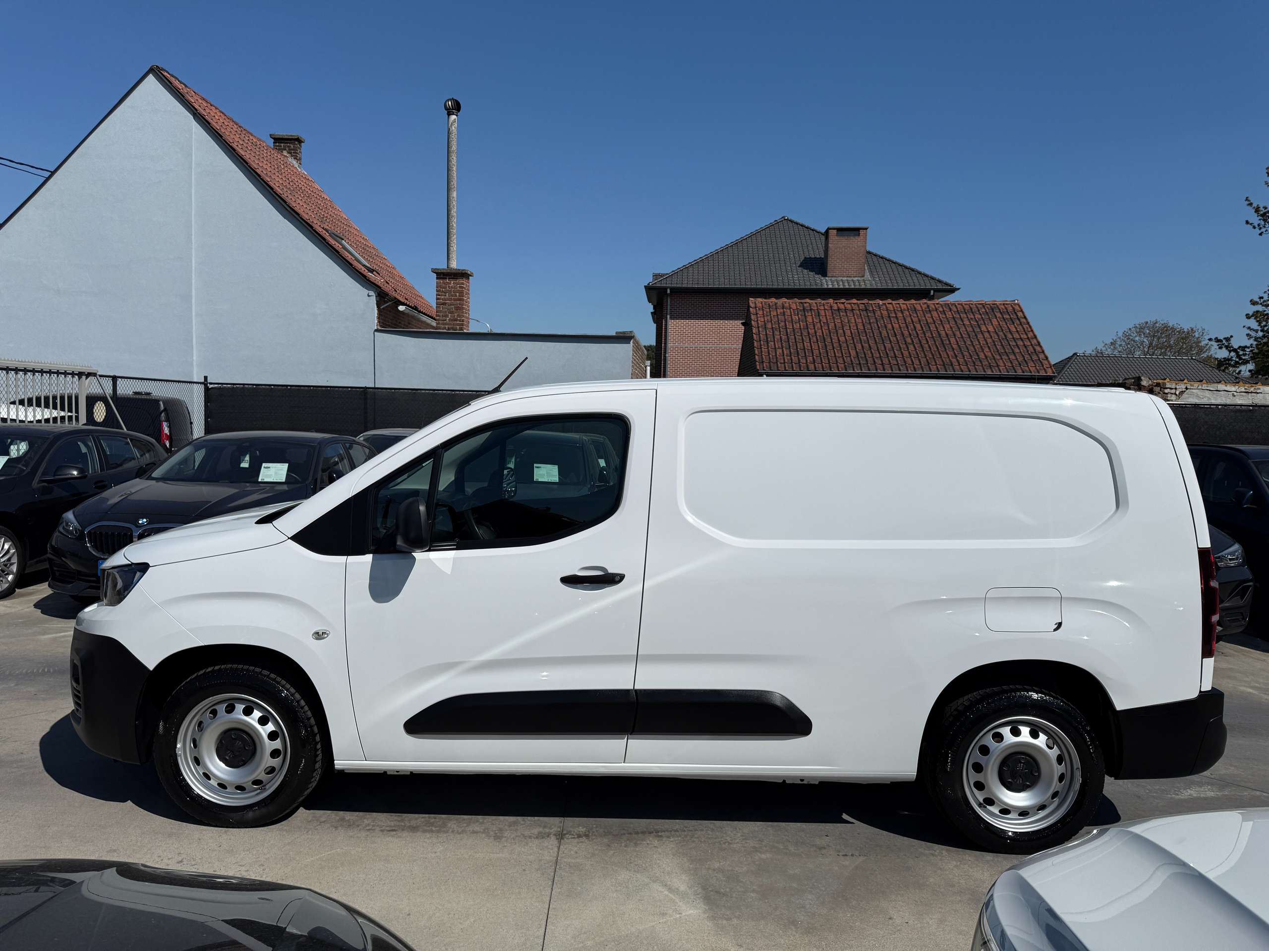 1cc287de-2a95-45b1-80c3-83d932056a4f8-peugeot-partner-1-6-bluehdi-l2-bluetooth-parkeersensoren-airco.jpg