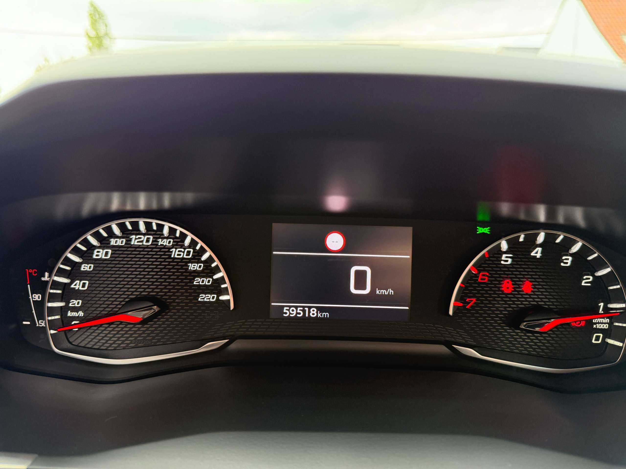 1dfe5d1e-da5f-4c01-880e-4c1ad8336c2716-peugeot-208-1-2i-full-led-navigatie-carplay-alu-bluetooth-pdc.jpg